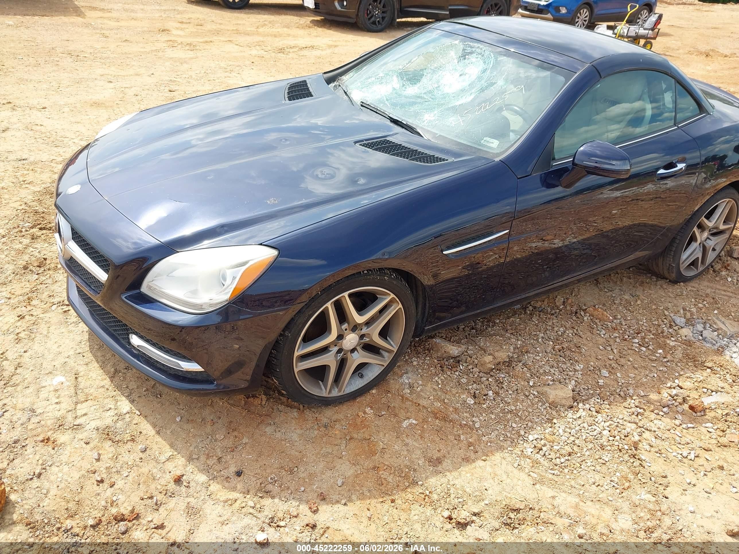 2013 Mercedes-benz Slk 250   Blue vin: WDDPK4HA0DF055652