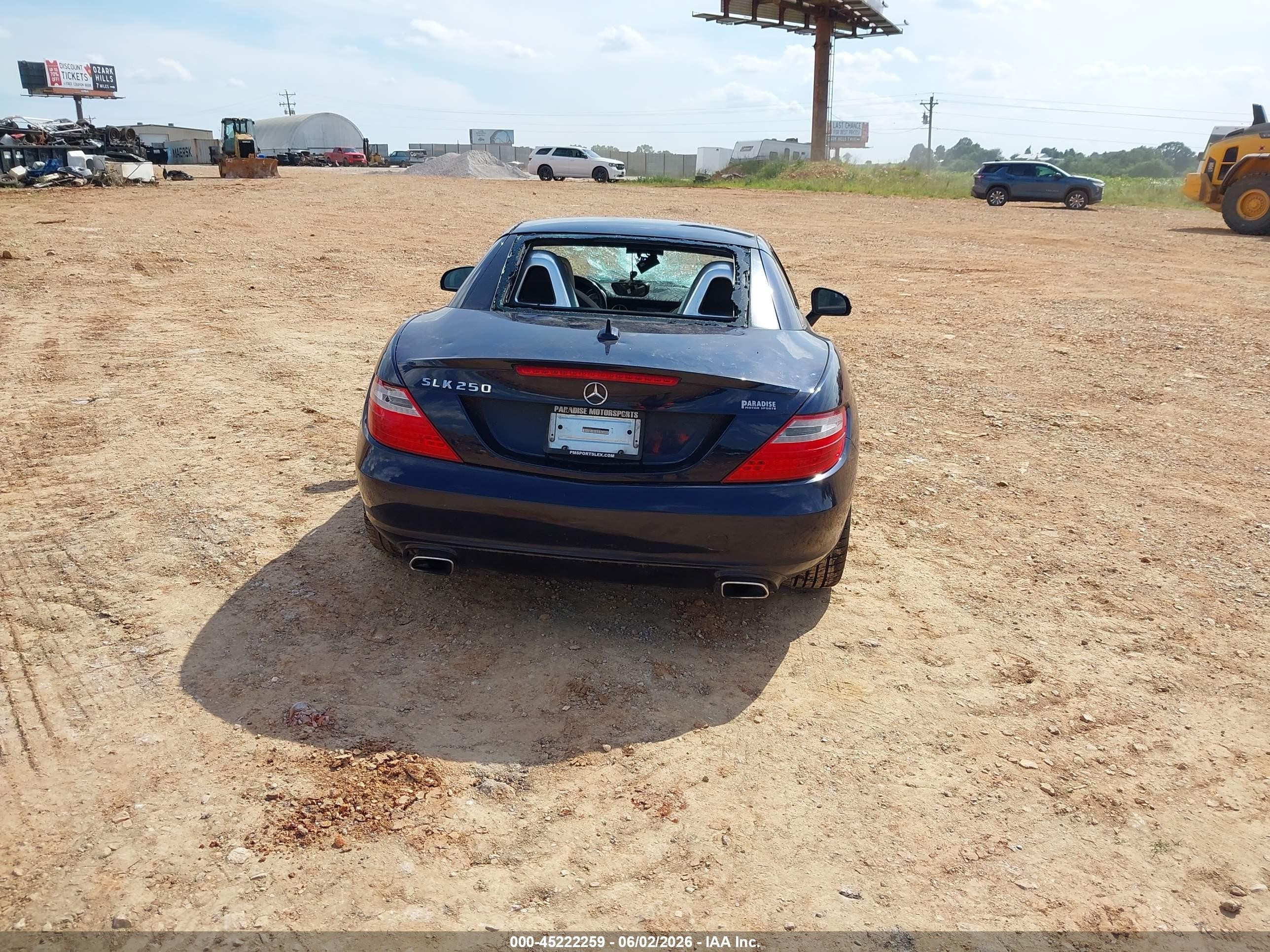 2013 Mercedes-benz Slk 250   Blue vin: WDDPK4HA0DF055652