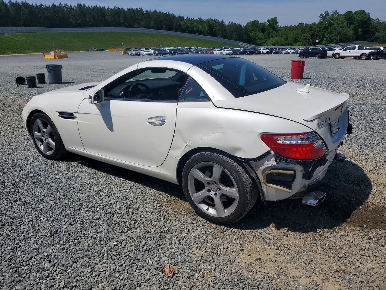 2014 Mercedes-benz Slk 250 White vin: WDDPK4HA0EF079502