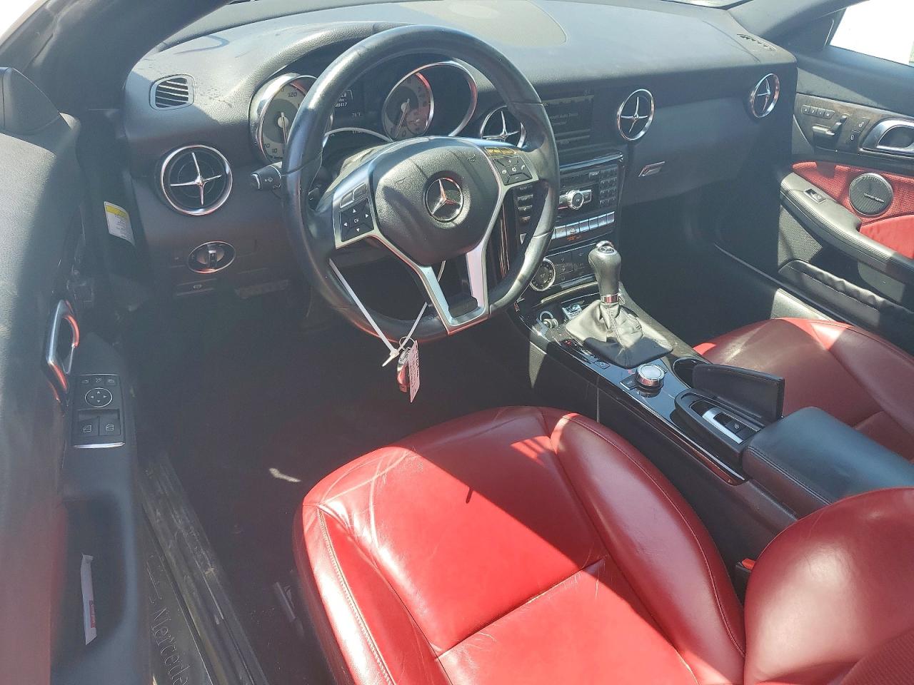 2014 Mercedes-benz Slk 250 White vin: WDDPK4HA0EF079502