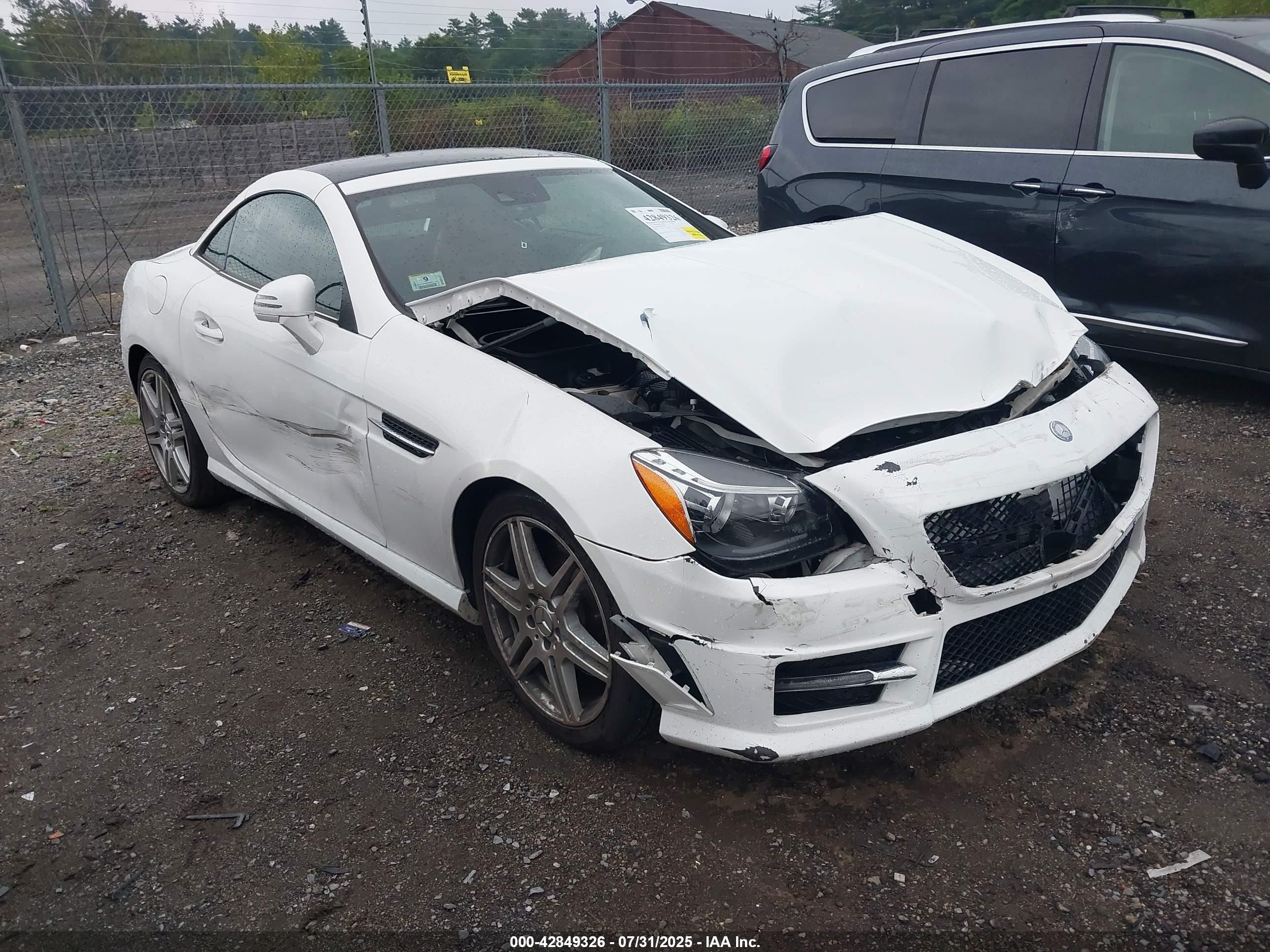 2014 Mercedes-benz Slk 250   White vin: WDDPK4HA0EF088507