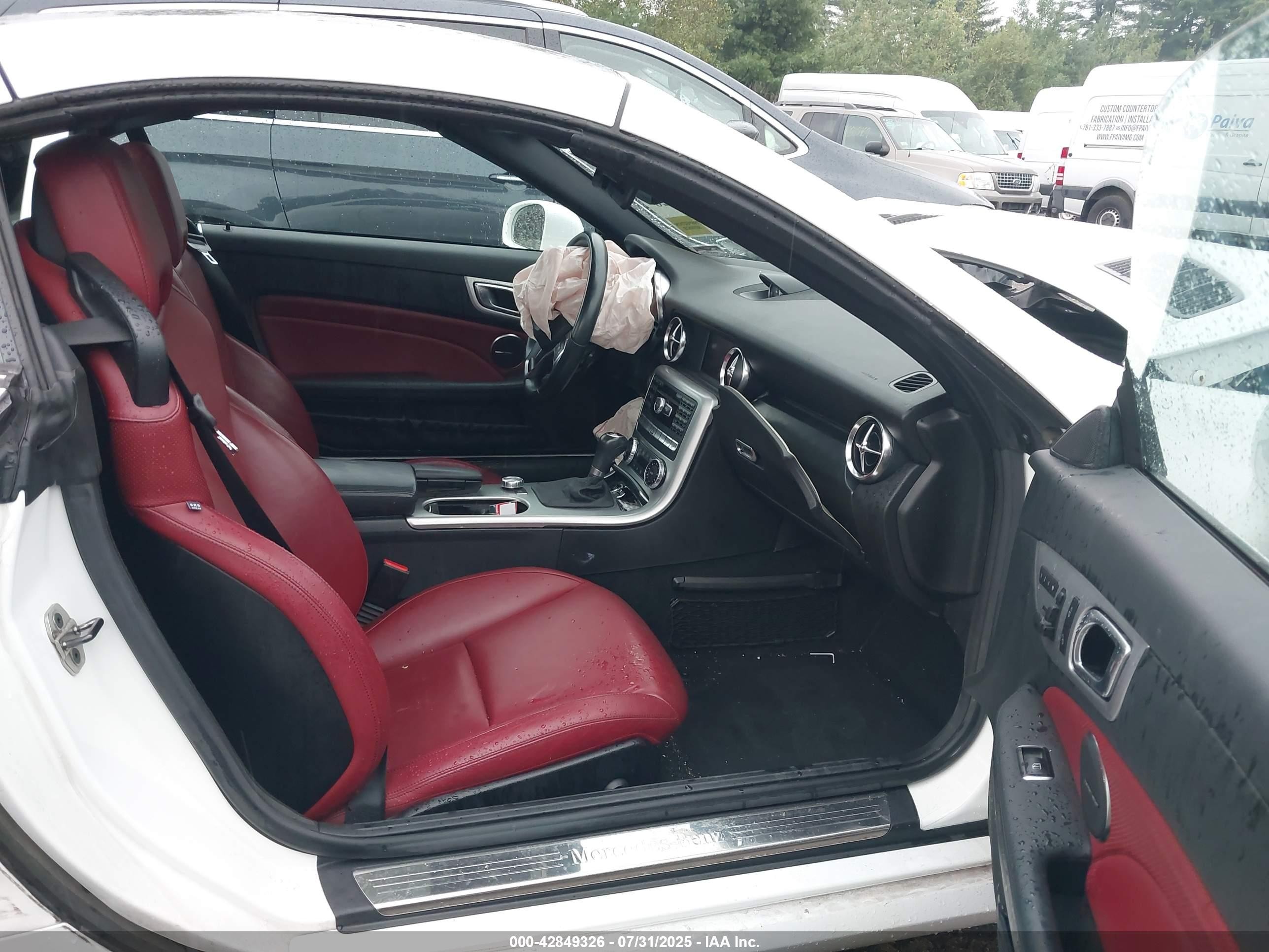 2014 Mercedes-benz Slk 250   White vin: WDDPK4HA0EF088507