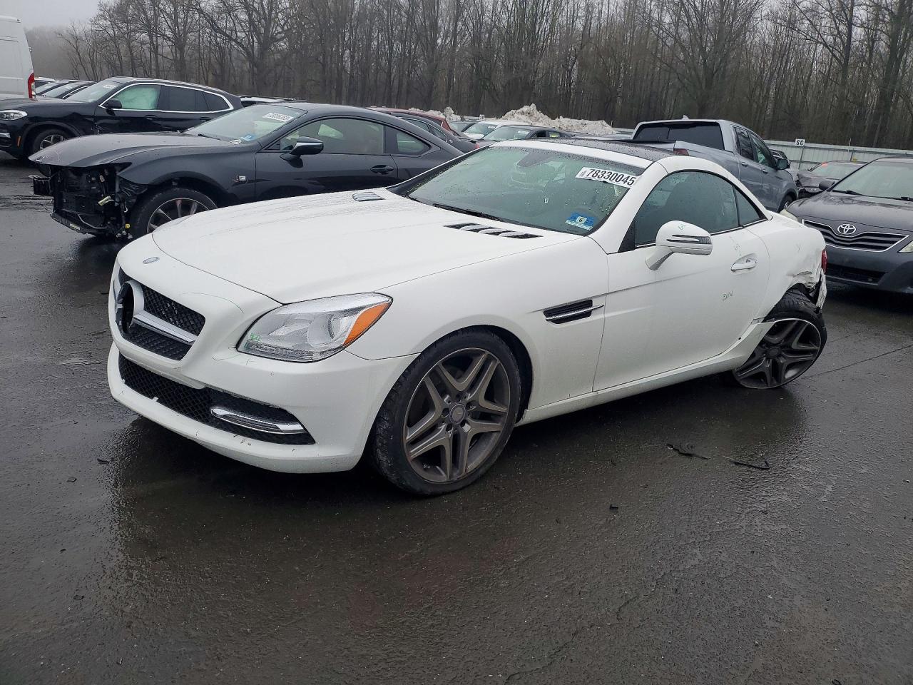 2014 Mercedes-benz Slk 250 White vin: WDDPK4HA0EF089107