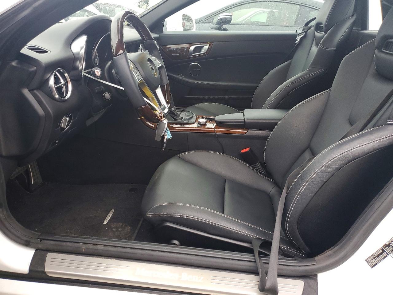 2014 Mercedes-benz Slk 250 White vin: WDDPK4HA0EF089107