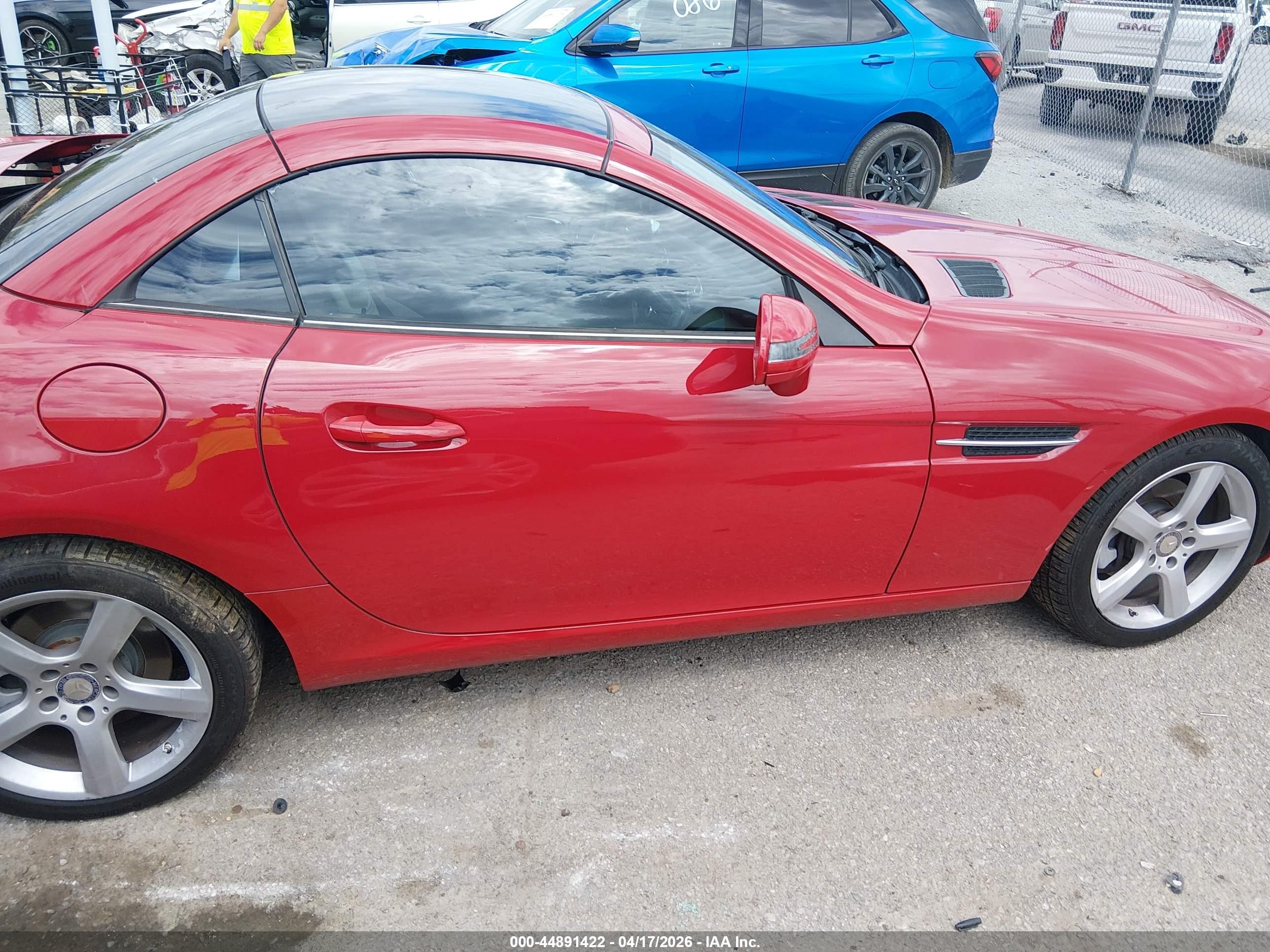 2012 Mercedes-benz Slk 250   Red vin: WDDPK4HA1CF034758
