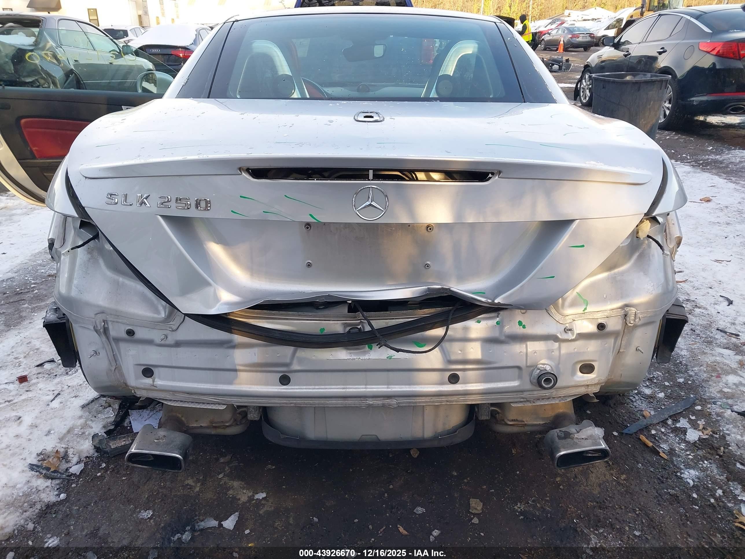 2013 Mercedes-benz Slk 250   Silver vin: WDDPK4HA1DF059743