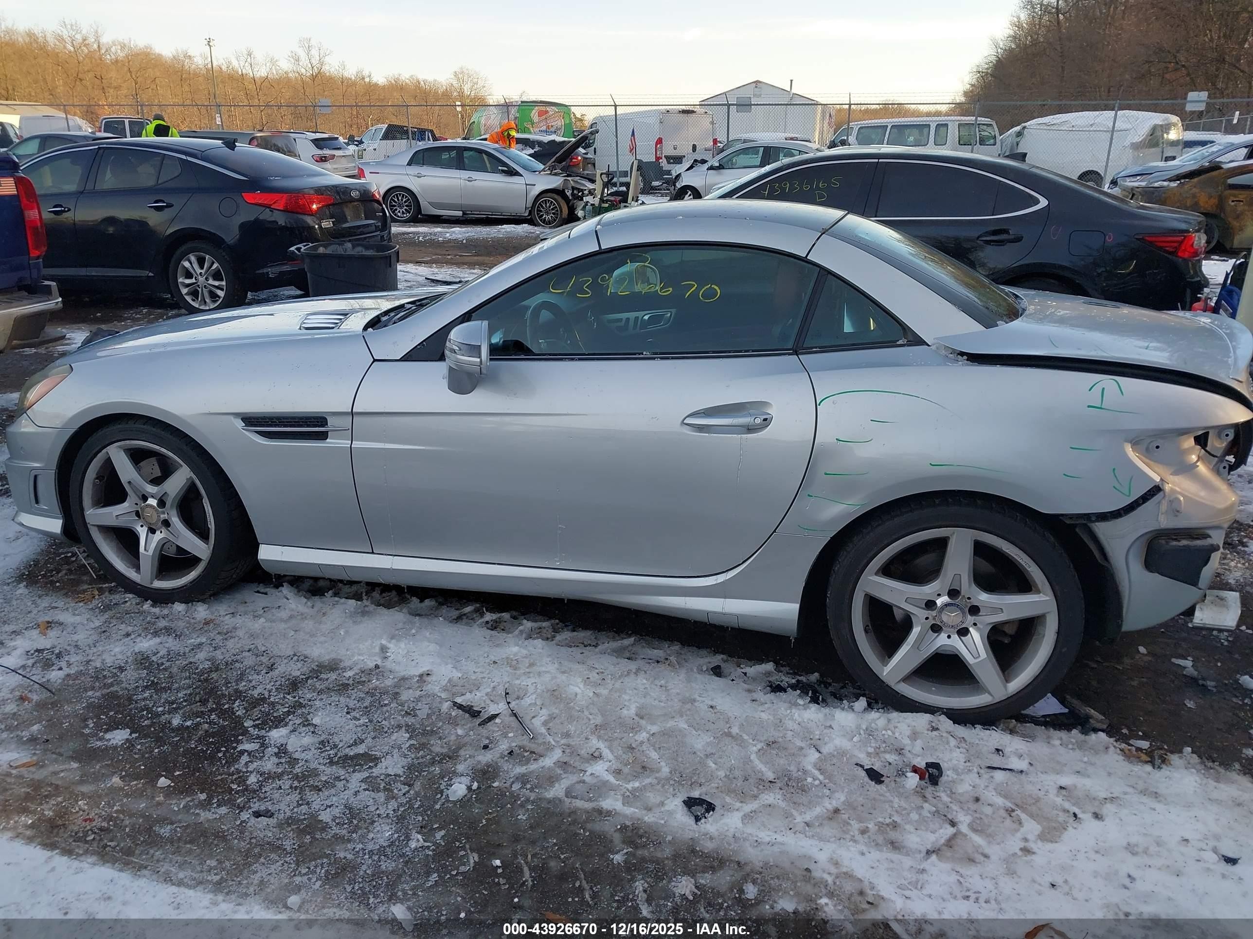 2013 Mercedes-benz Slk 250   Silver vin: WDDPK4HA1DF059743