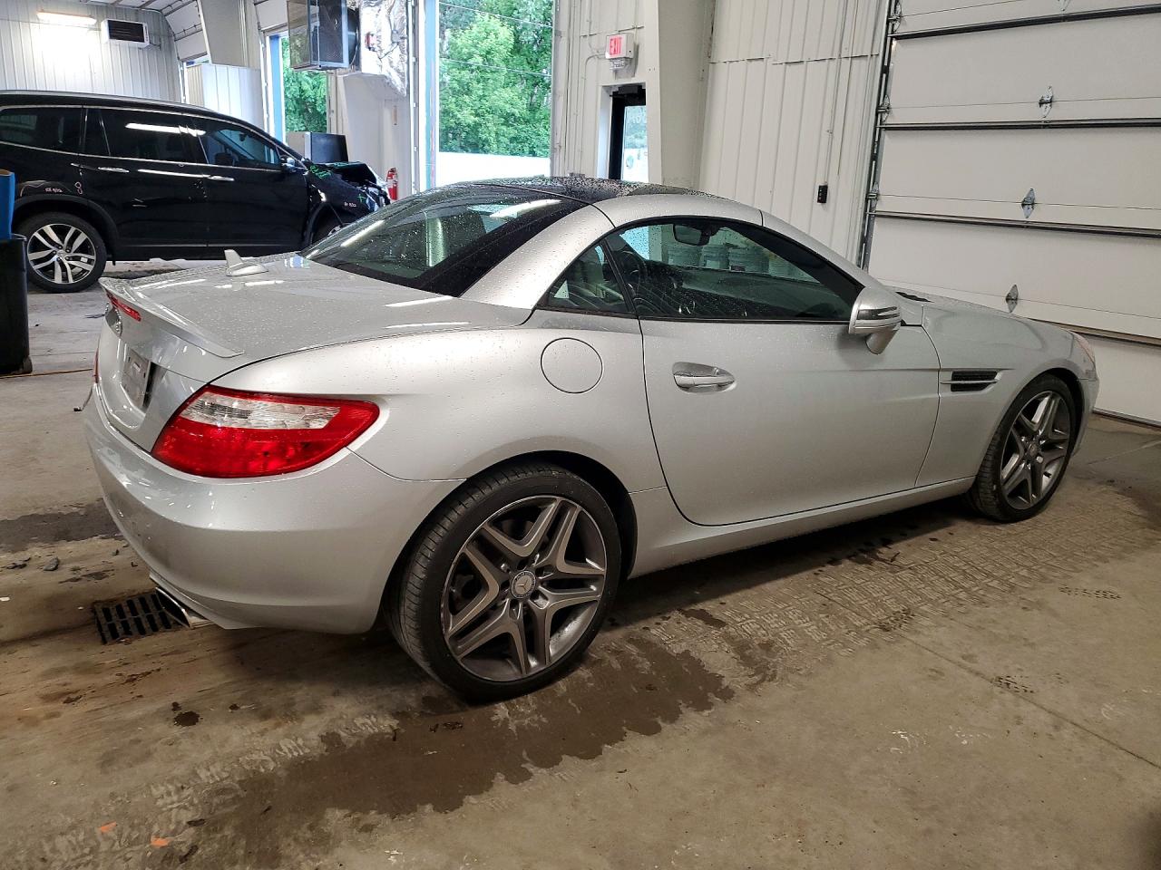 2014 Mercedes-benz Slk 250 Silver vin: WDDPK4HA1EF079055