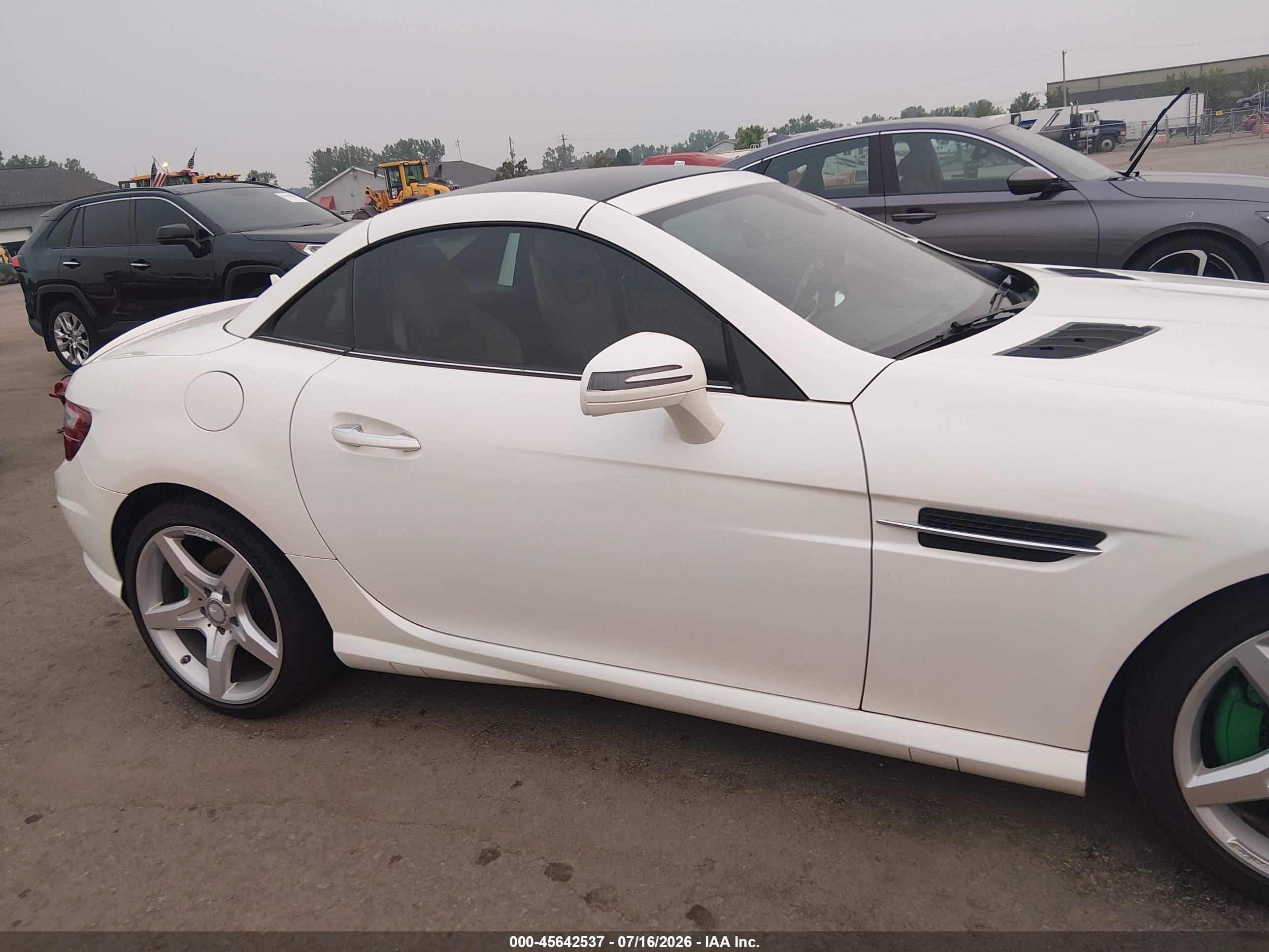 2014 Mercedes-benz Slk 250   Белый vin: WDDPK4HA1EF089634