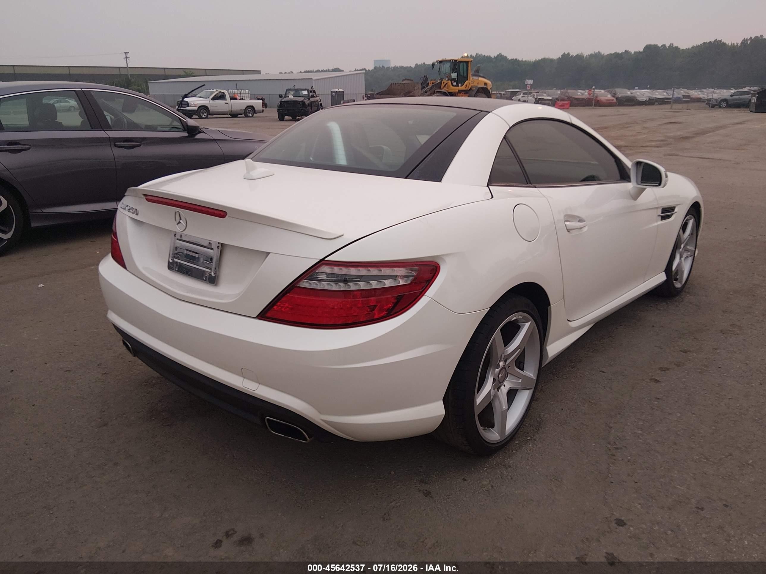 2014 Mercedes-benz Slk 250   Белый vin: WDDPK4HA1EF089634