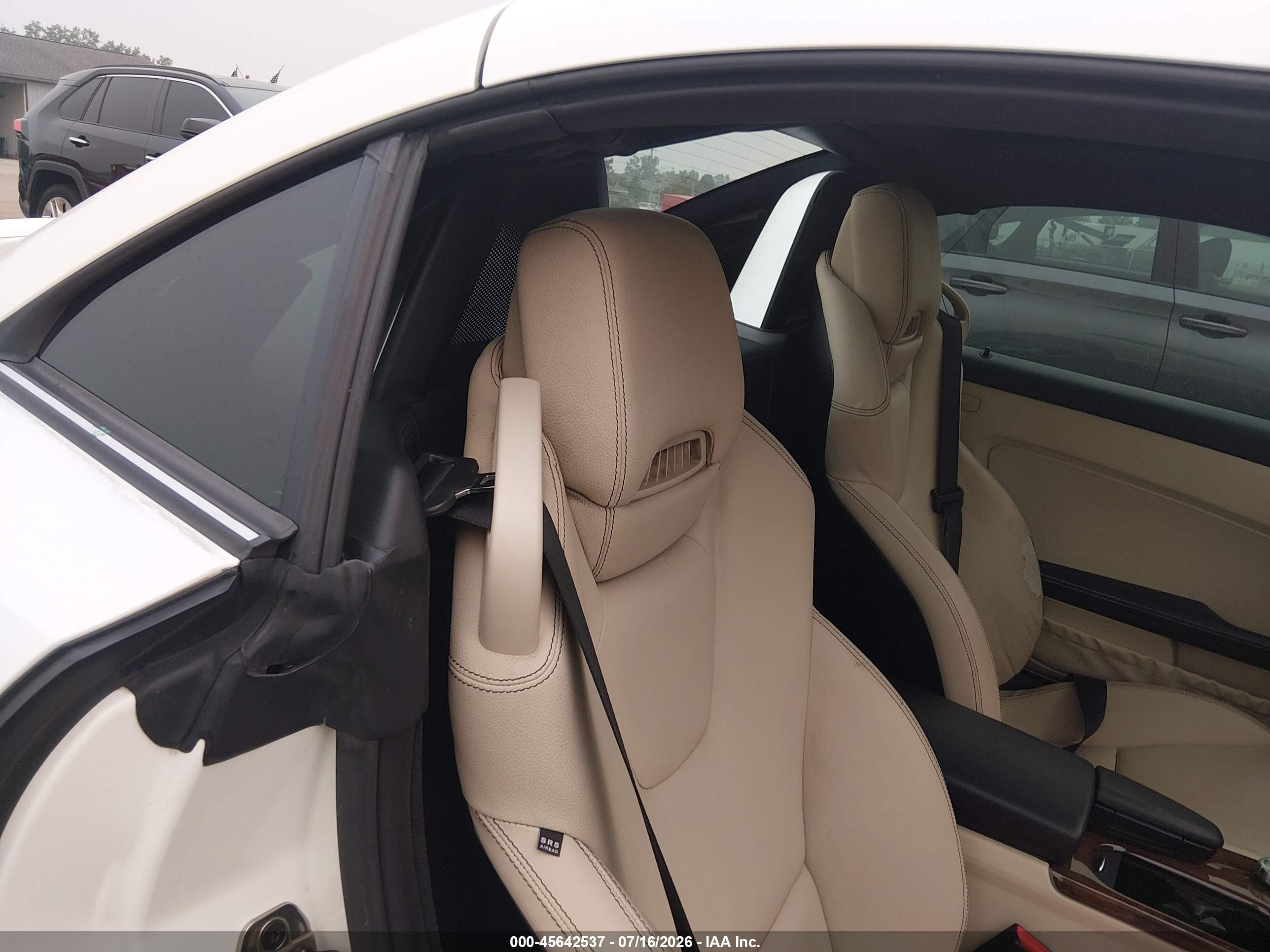 2014 Mercedes-benz Slk 250   Белый vin: WDDPK4HA1EF089634
