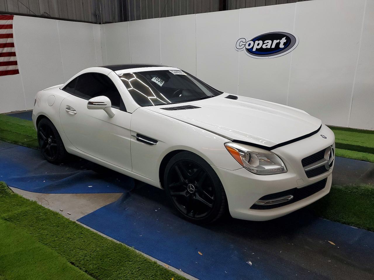 2015 Mercedes-benz Slk 250 White vin: WDDPK4HA1FF099369