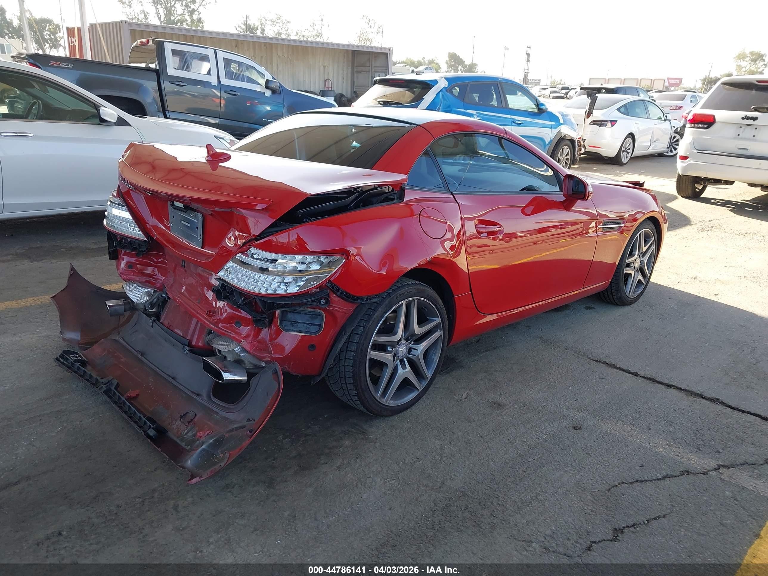 2015 Mercedes-benz Slk 250   Красный vin: WDDPK4HA1FF100908