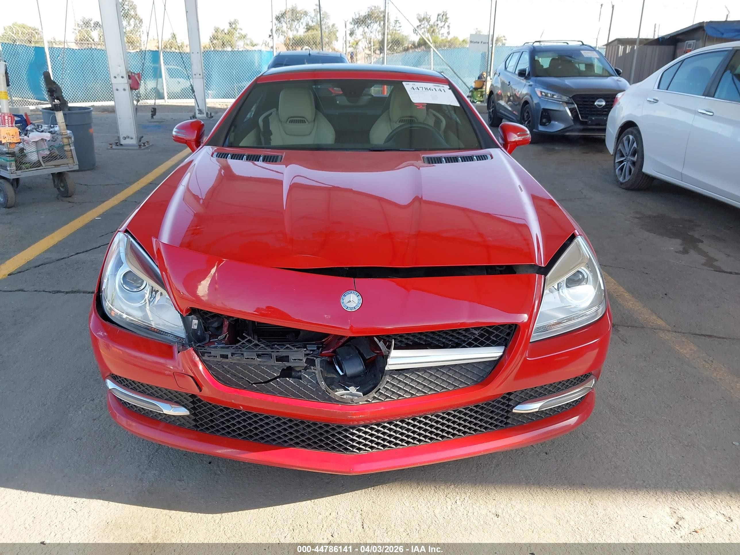 2015 Mercedes-benz Slk 250   Красный vin: WDDPK4HA1FF100908