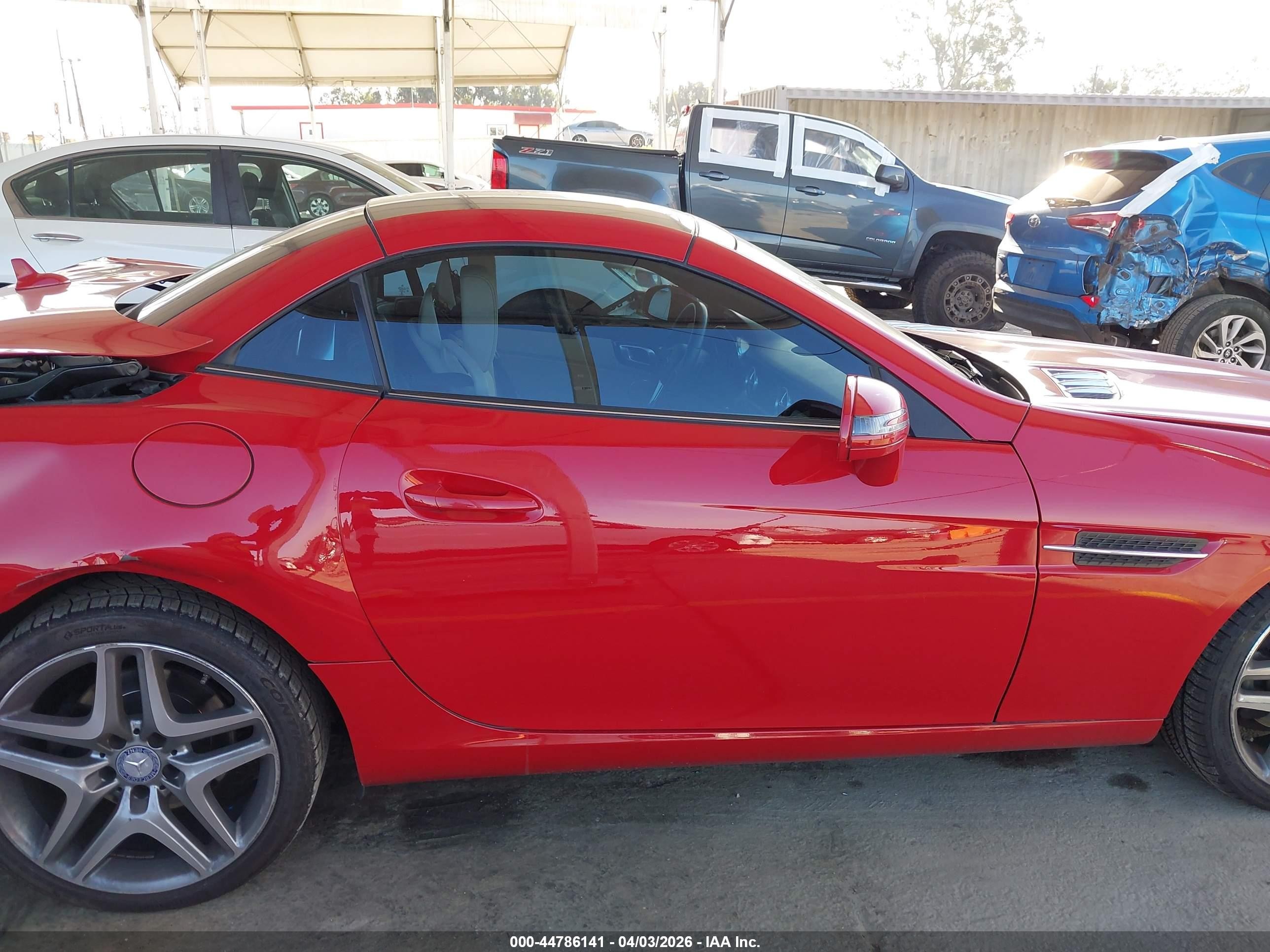 2015 Mercedes-benz Slk 250   Красный vin: WDDPK4HA1FF100908