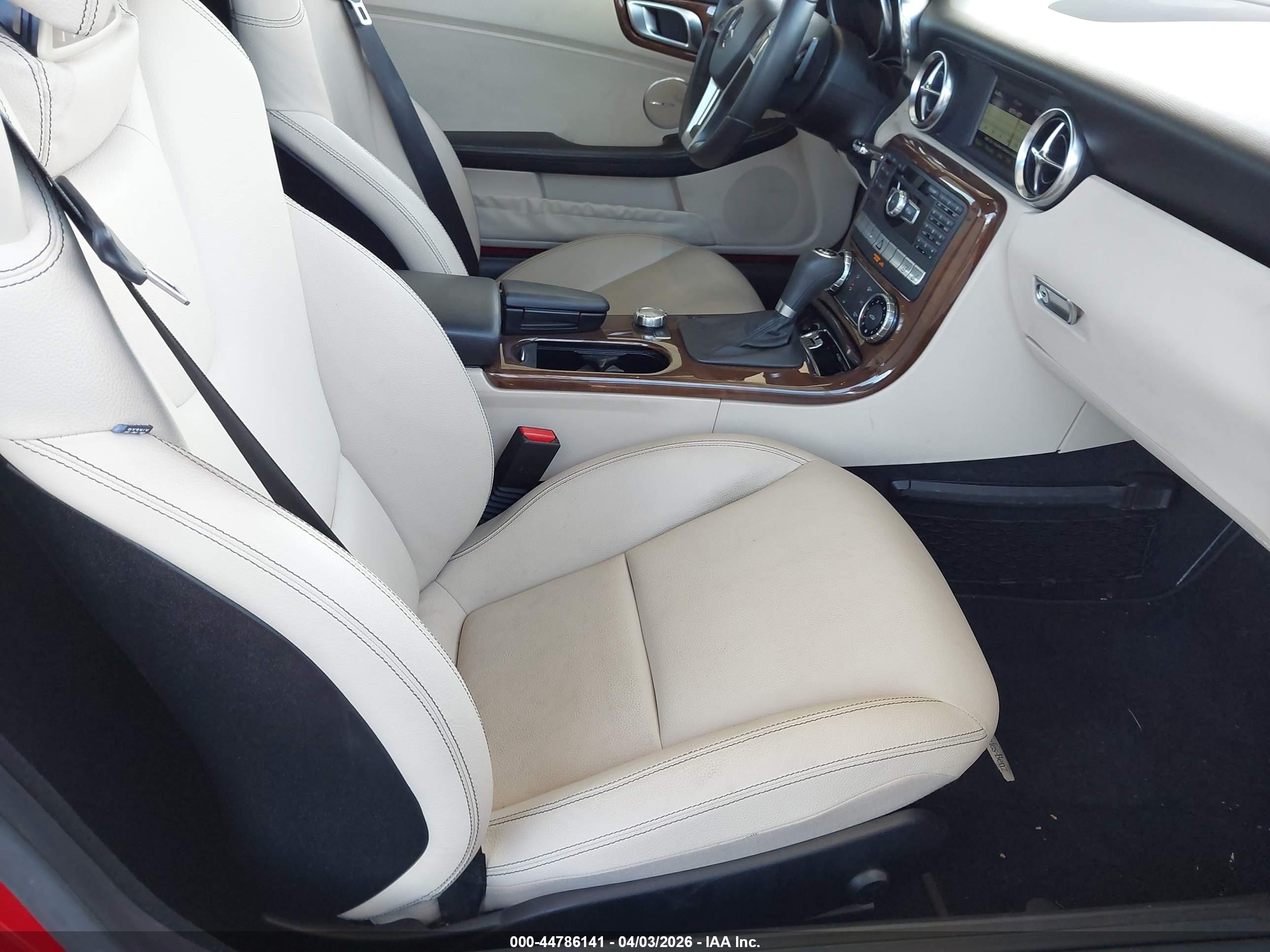 2015 Mercedes-benz Slk 250   Красный vin: WDDPK4HA1FF100908
