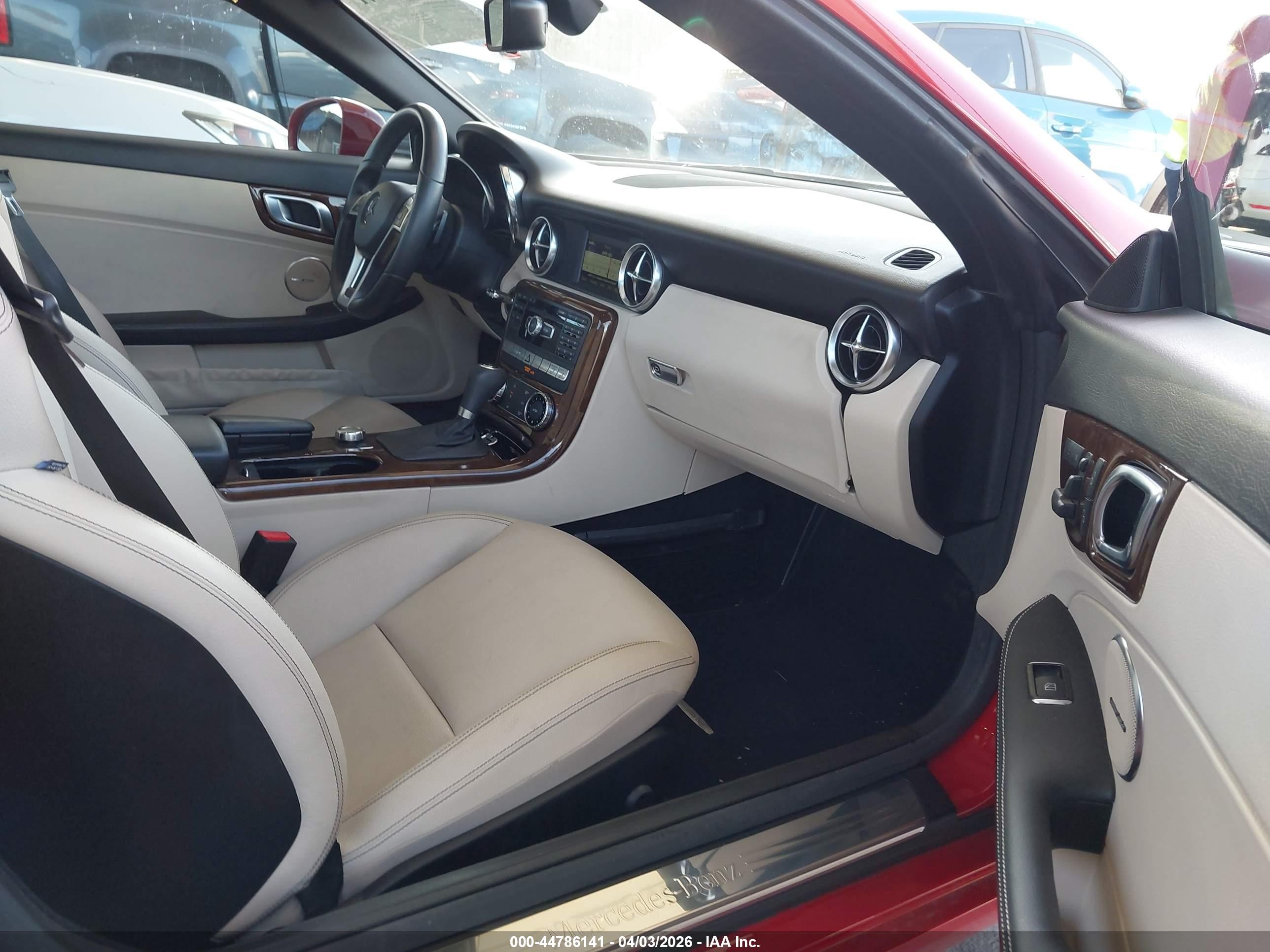 2015 Mercedes-benz Slk 250   Красный vin: WDDPK4HA1FF100908