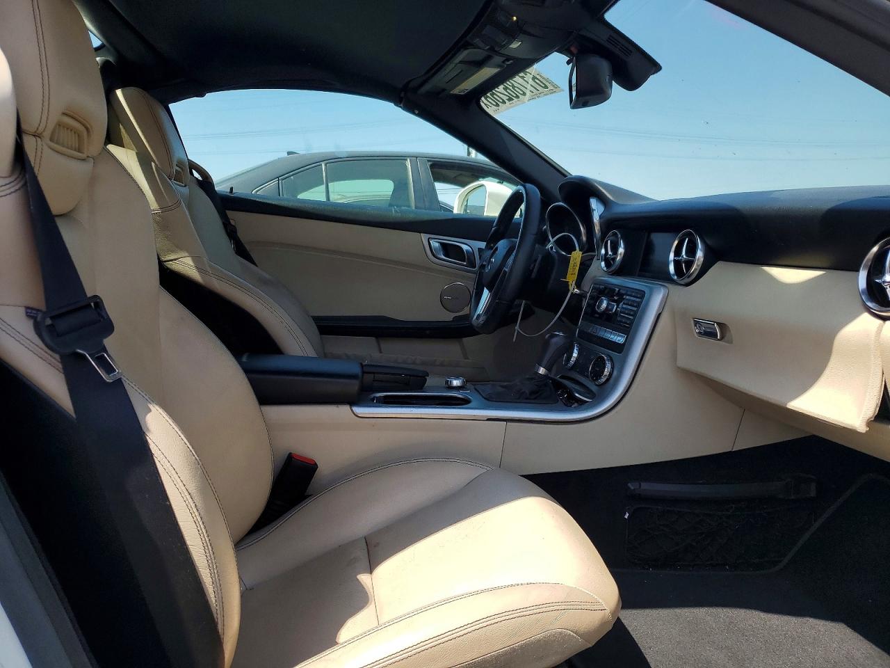 2013 Mercedes-benz Slk 250 White vin: WDDPK4HA2DF050758