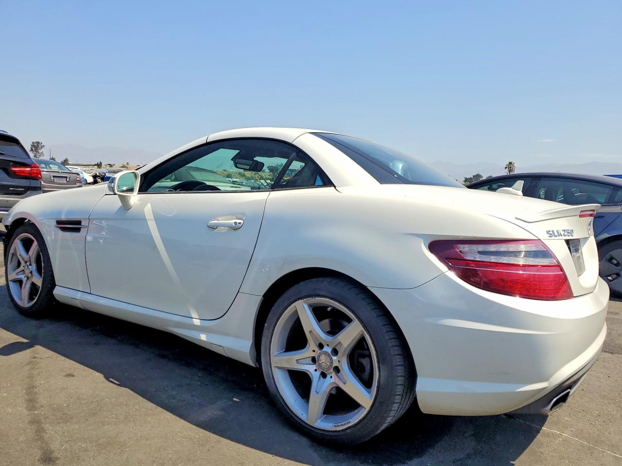 2013 Mercedes-benz Slk 250 White vin: WDDPK4HA2DF050758
