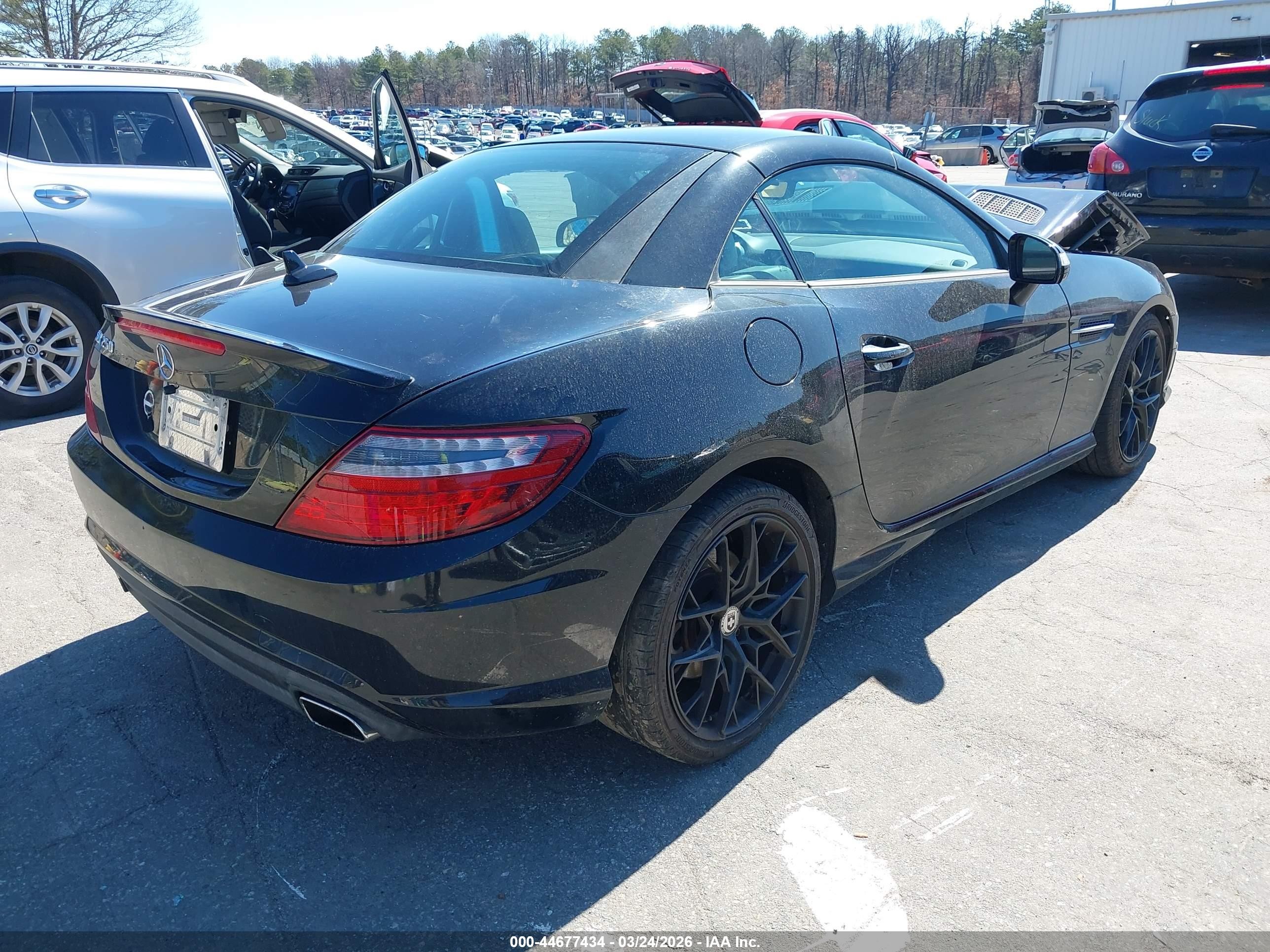 2013 Mercedes-benz Slk 250   Black vin: WDDPK4HA2DF051537