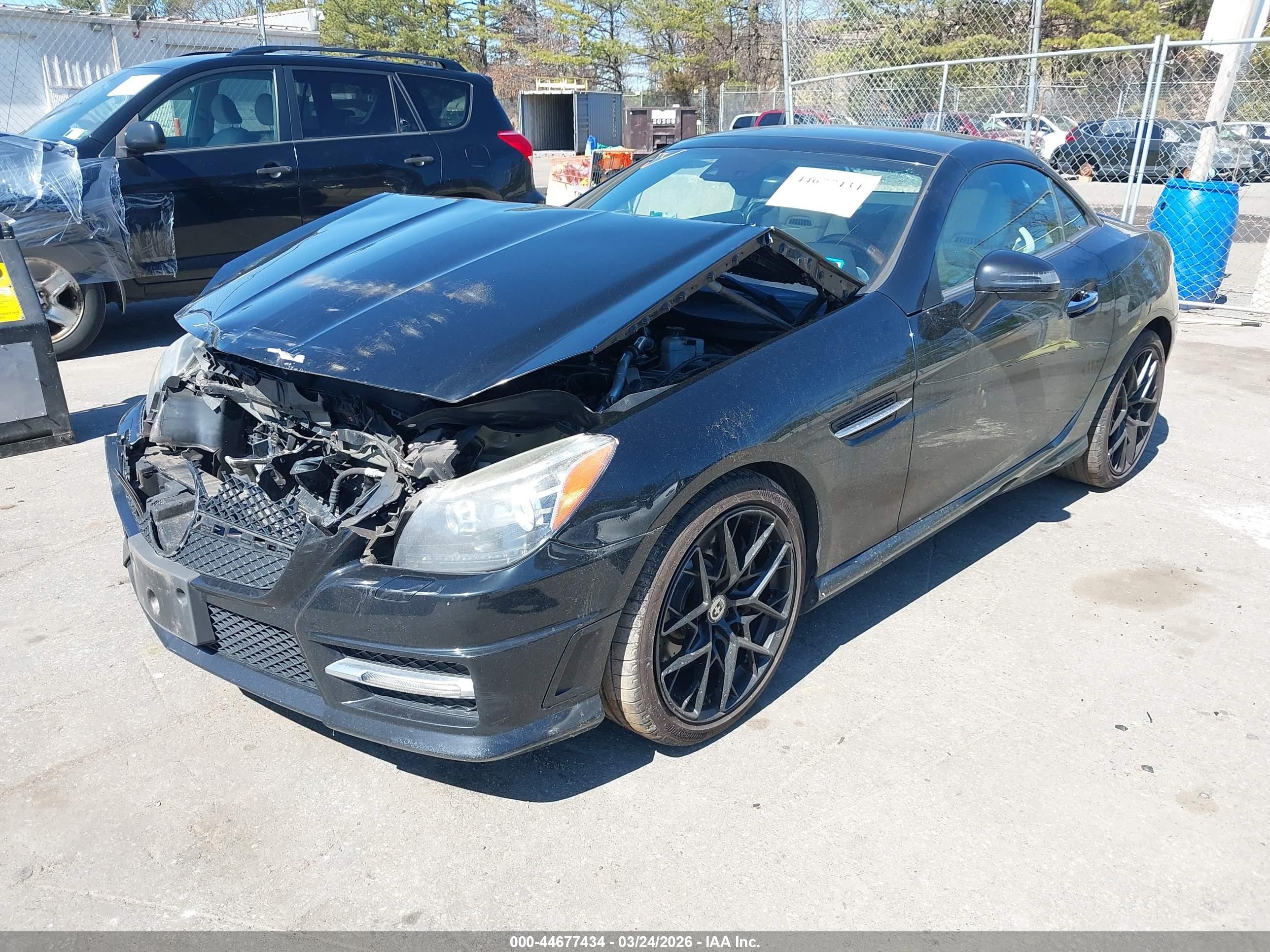 2013 Mercedes-benz Slk 250   Black vin: WDDPK4HA2DF051537