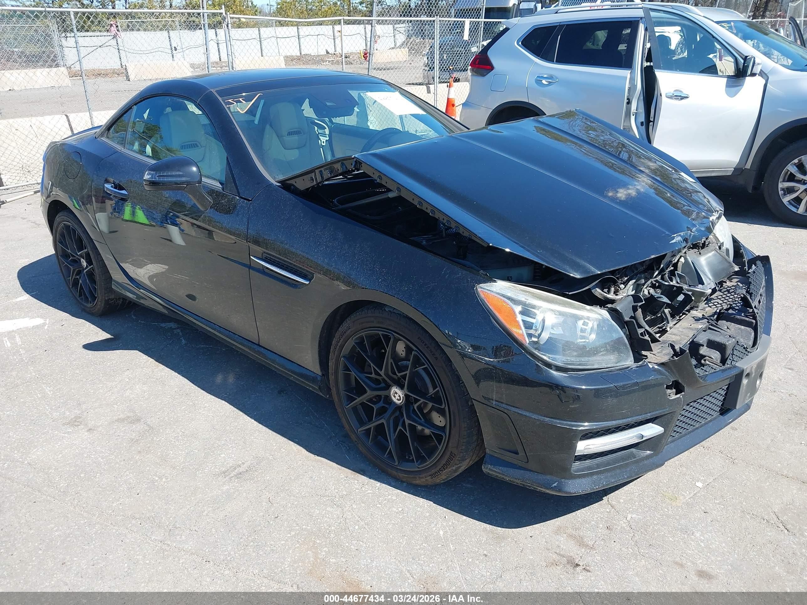2013 Mercedes-benz Slk 250   Black vin: WDDPK4HA2DF051537