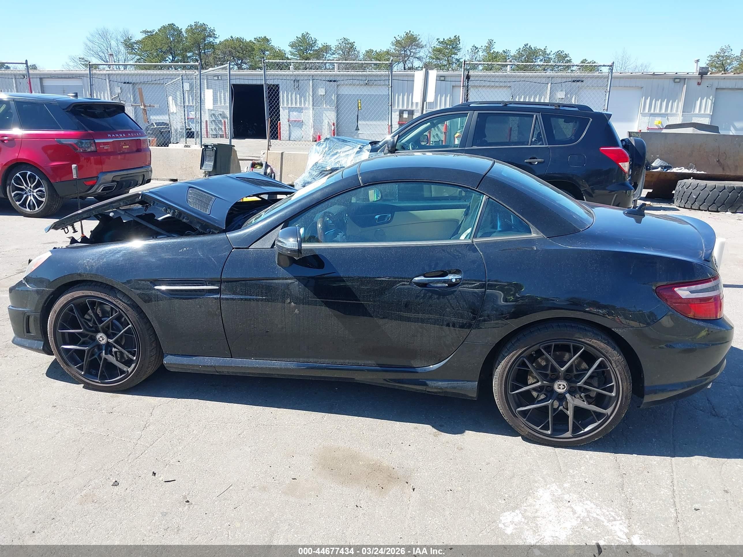 2013 Mercedes-benz Slk 250   Black vin: WDDPK4HA2DF051537