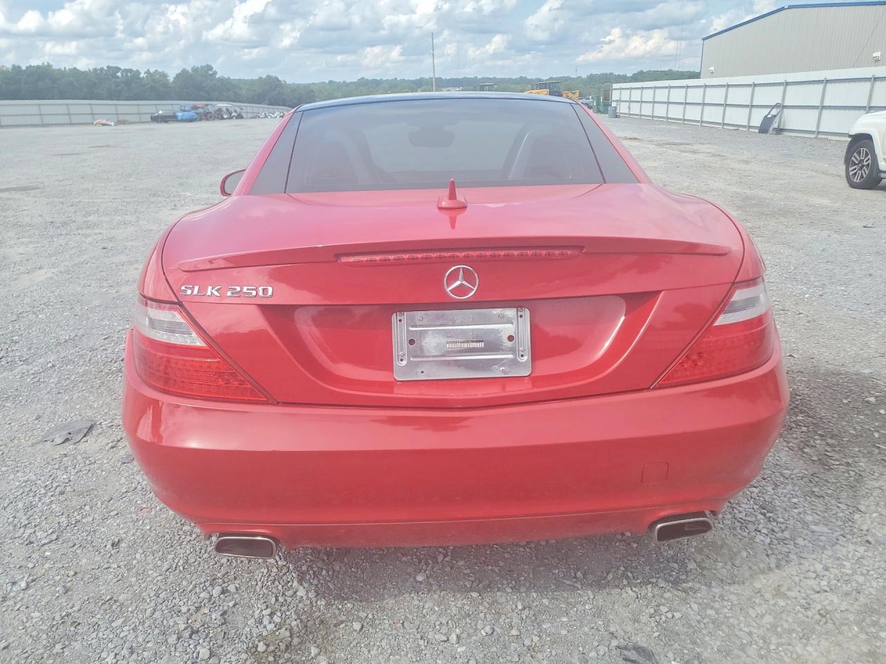2015 Mercedes-benz Slk 250 Red vin: WDDPK4HA2FF113103