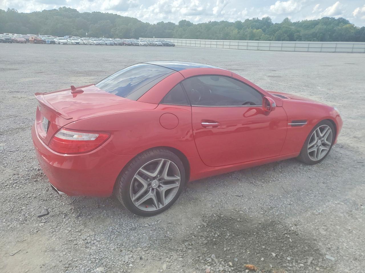 2015 Mercedes-benz Slk 250 Red vin: WDDPK4HA2FF113103