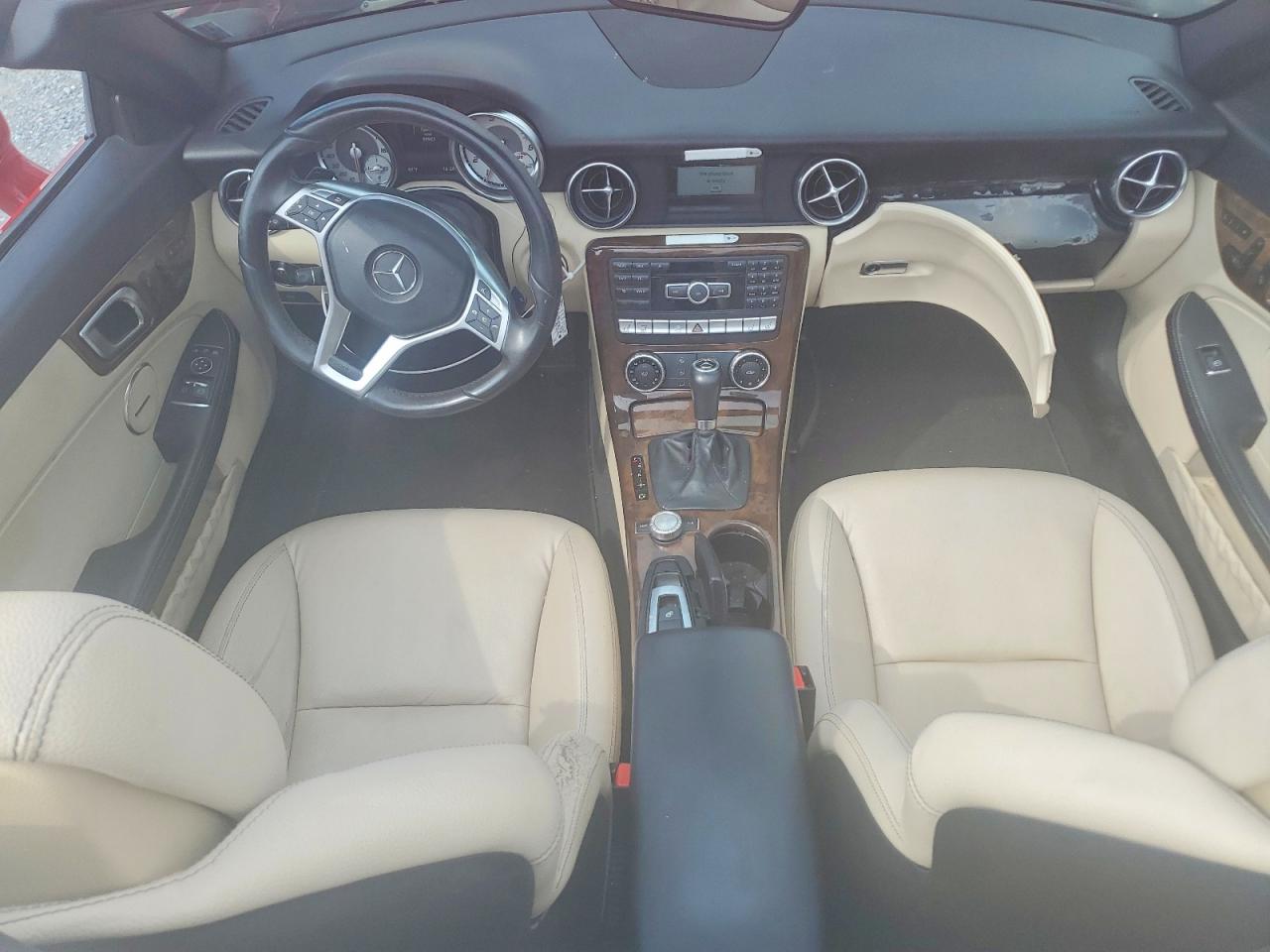 2015 Mercedes-benz Slk 250 Red vin: WDDPK4HA2FF113103