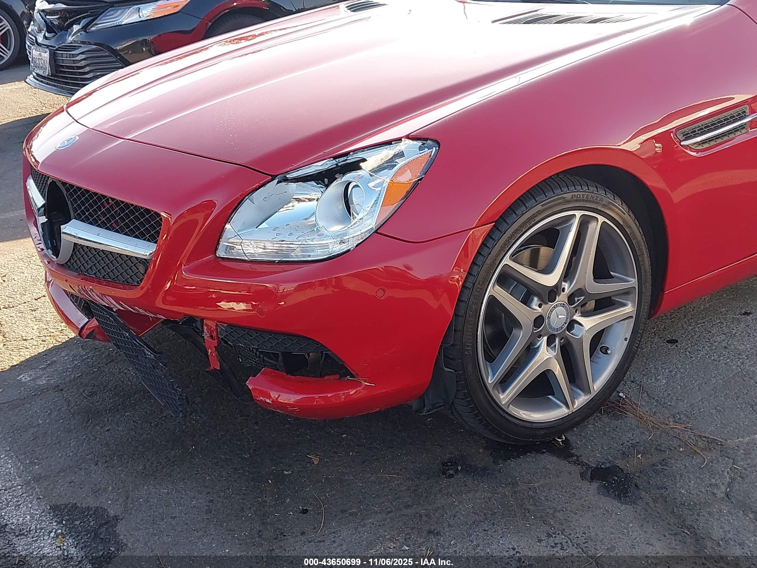 2013 Mercedes-benz Slk 250   Red vin: WDDPK4HA3DF049957
