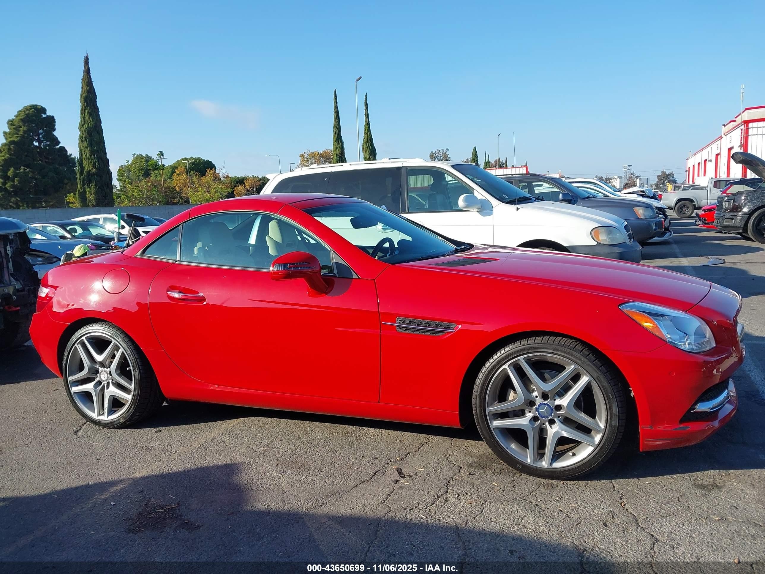 2013 Mercedes-benz Slk 250   Red vin: WDDPK4HA3DF049957
