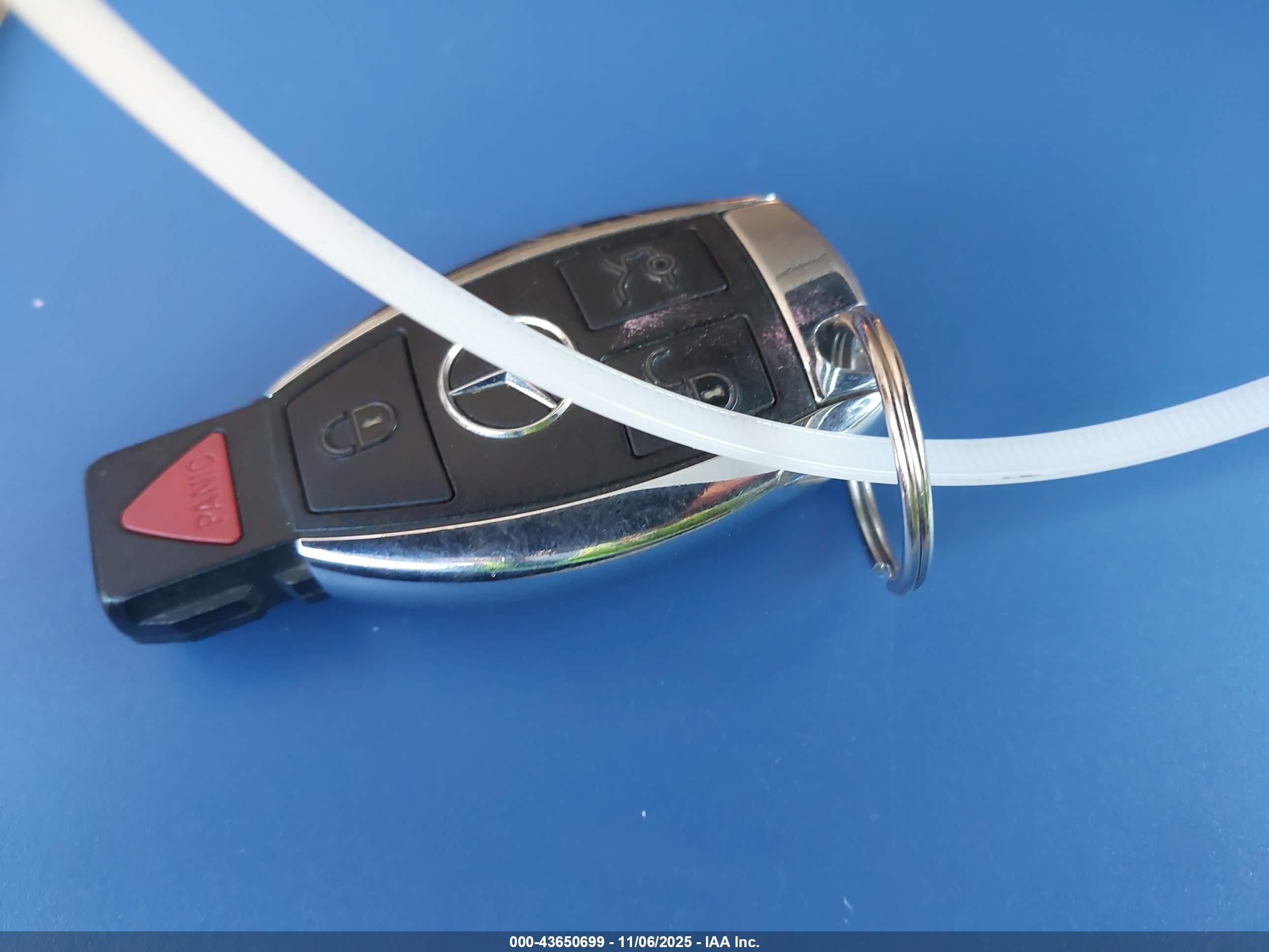 2013 Mercedes-benz Slk 250   Red vin: WDDPK4HA3DF049957