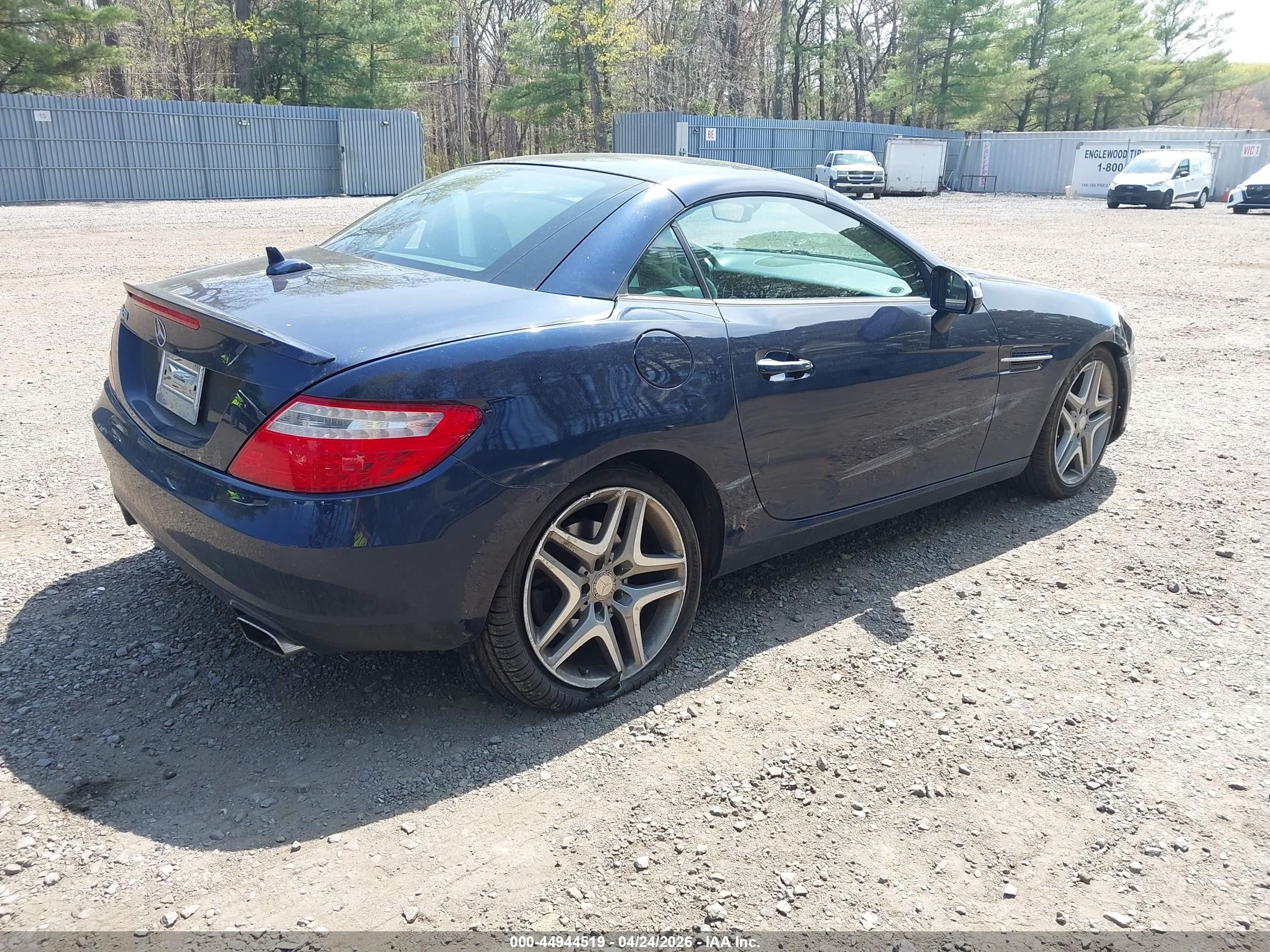 2015 Mercedes-benz Slk 250   Blue vin: WDDPK4HA3FF102983