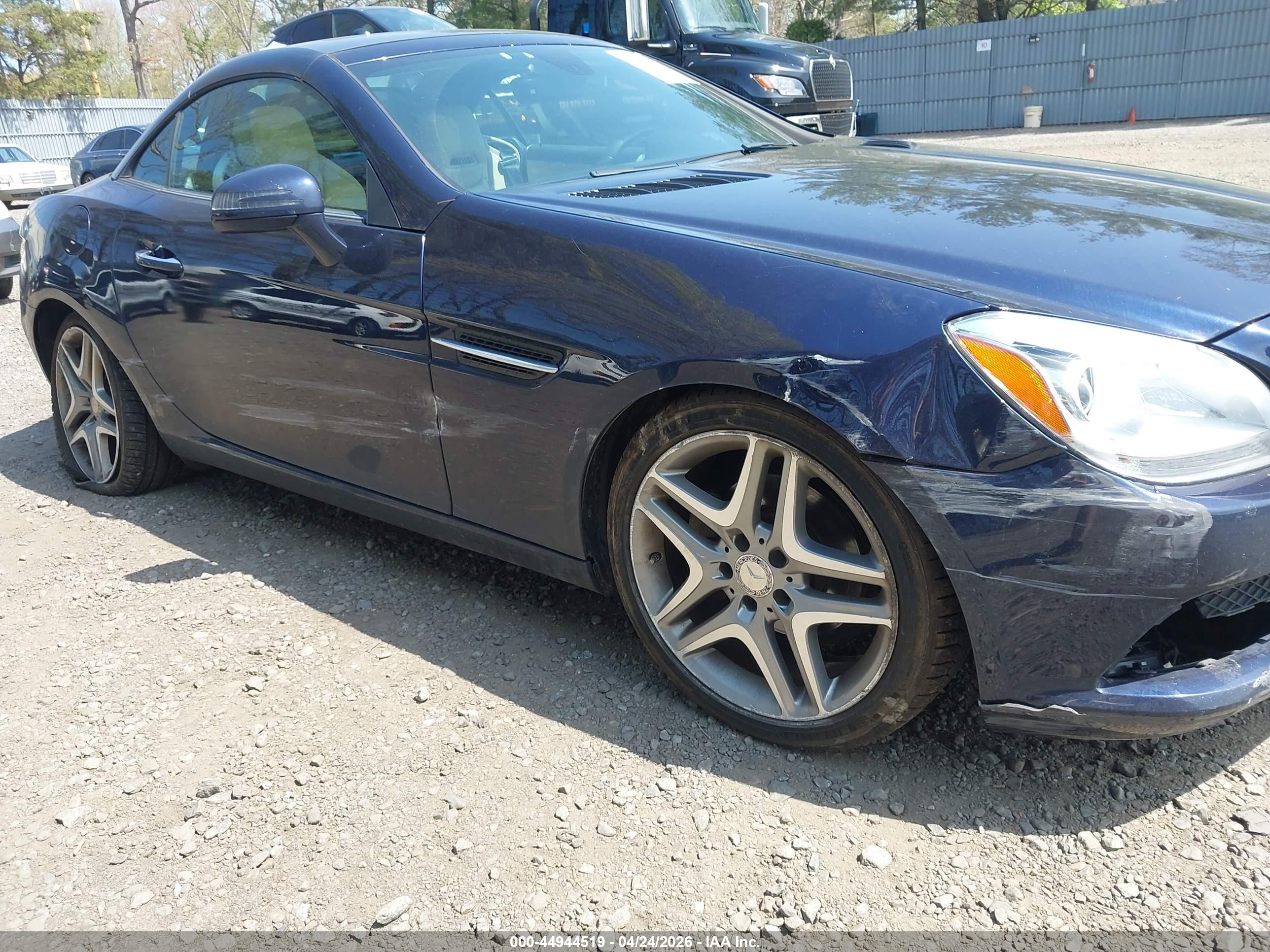 2015 Mercedes-benz Slk 250   Blue vin: WDDPK4HA3FF102983
