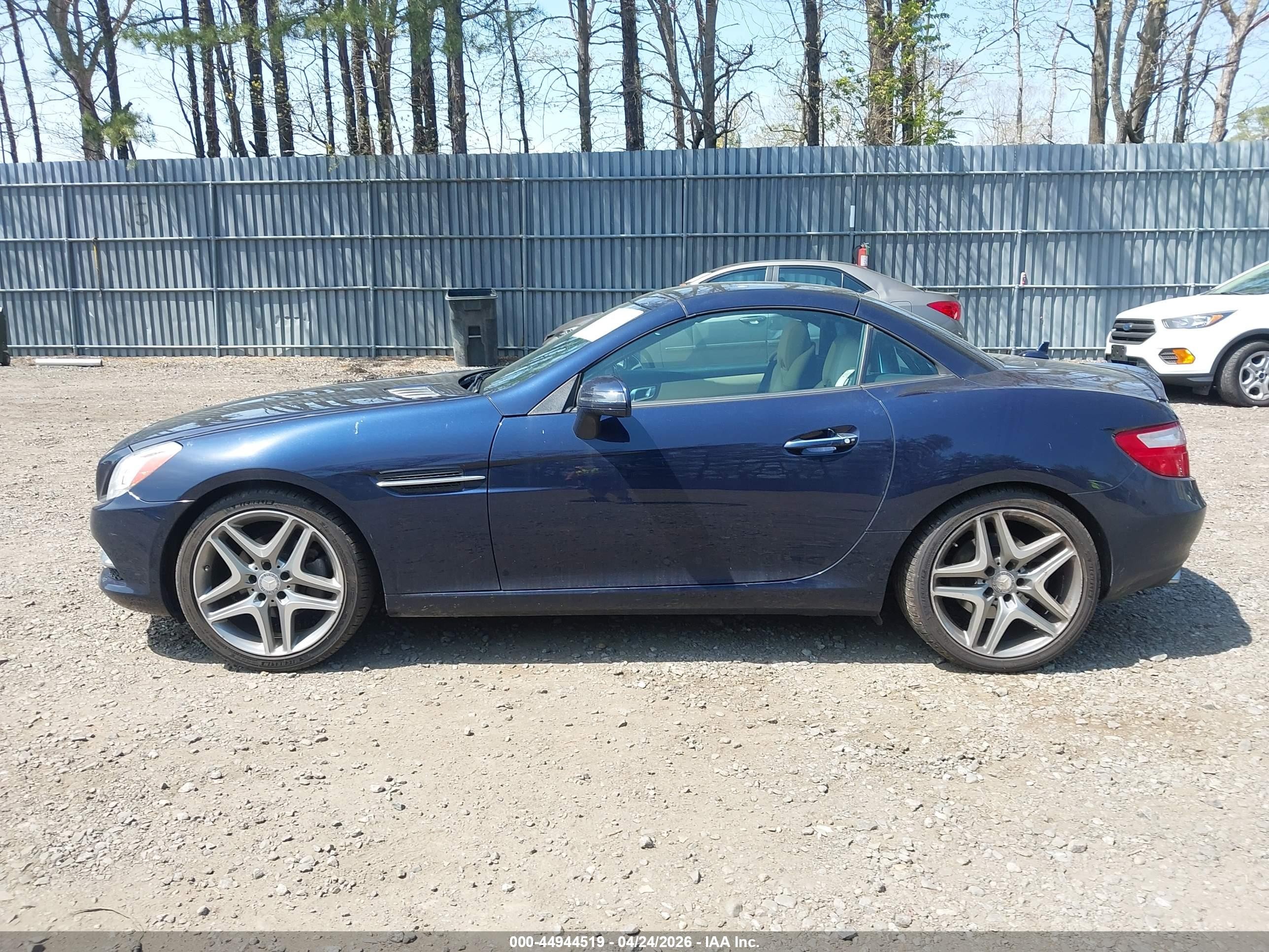 2015 Mercedes-benz Slk 250   Blue vin: WDDPK4HA3FF102983