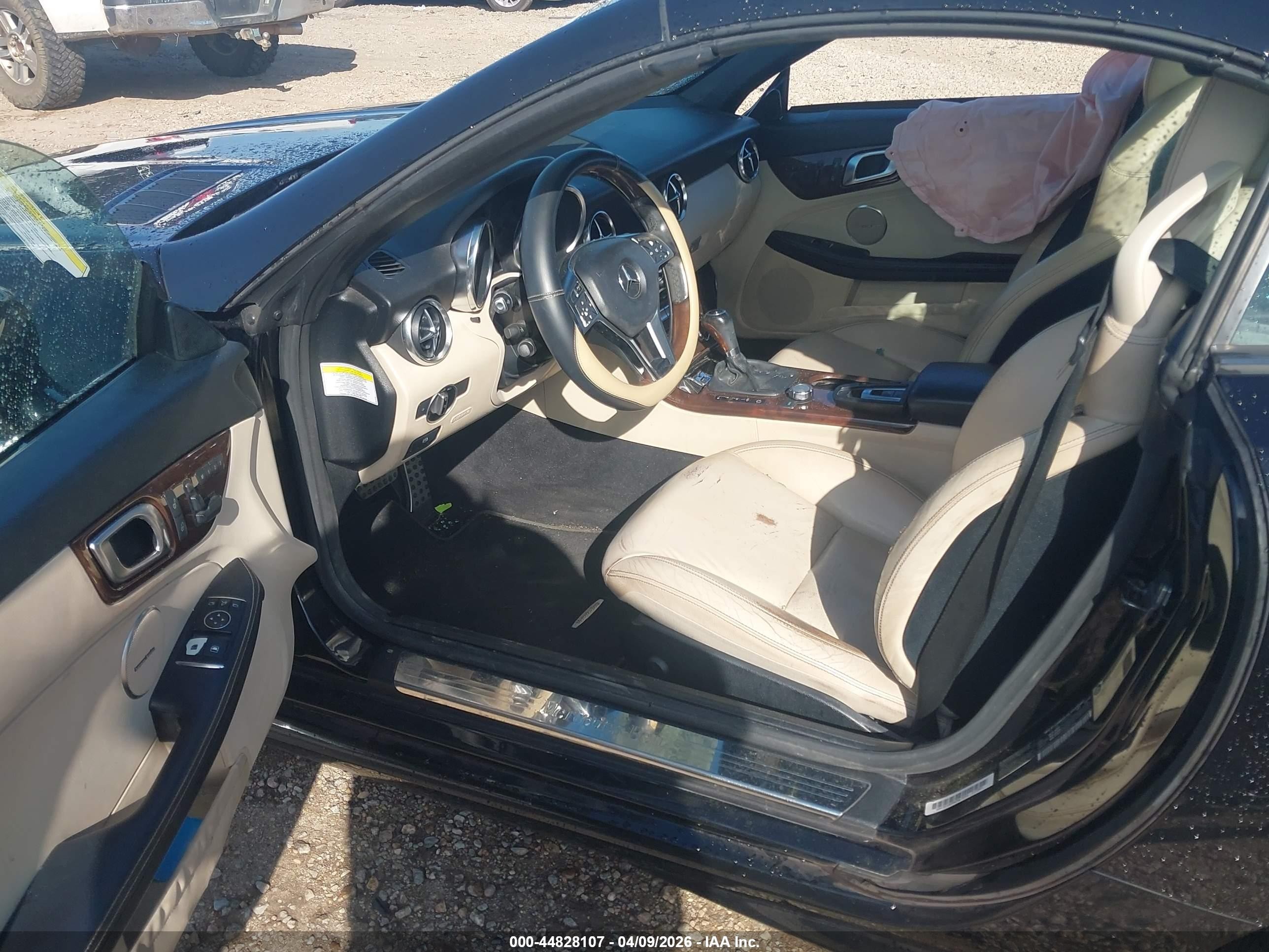 2013 Mercedes-benz Slk 250   Black vin: WDDPK4HA4DF058764