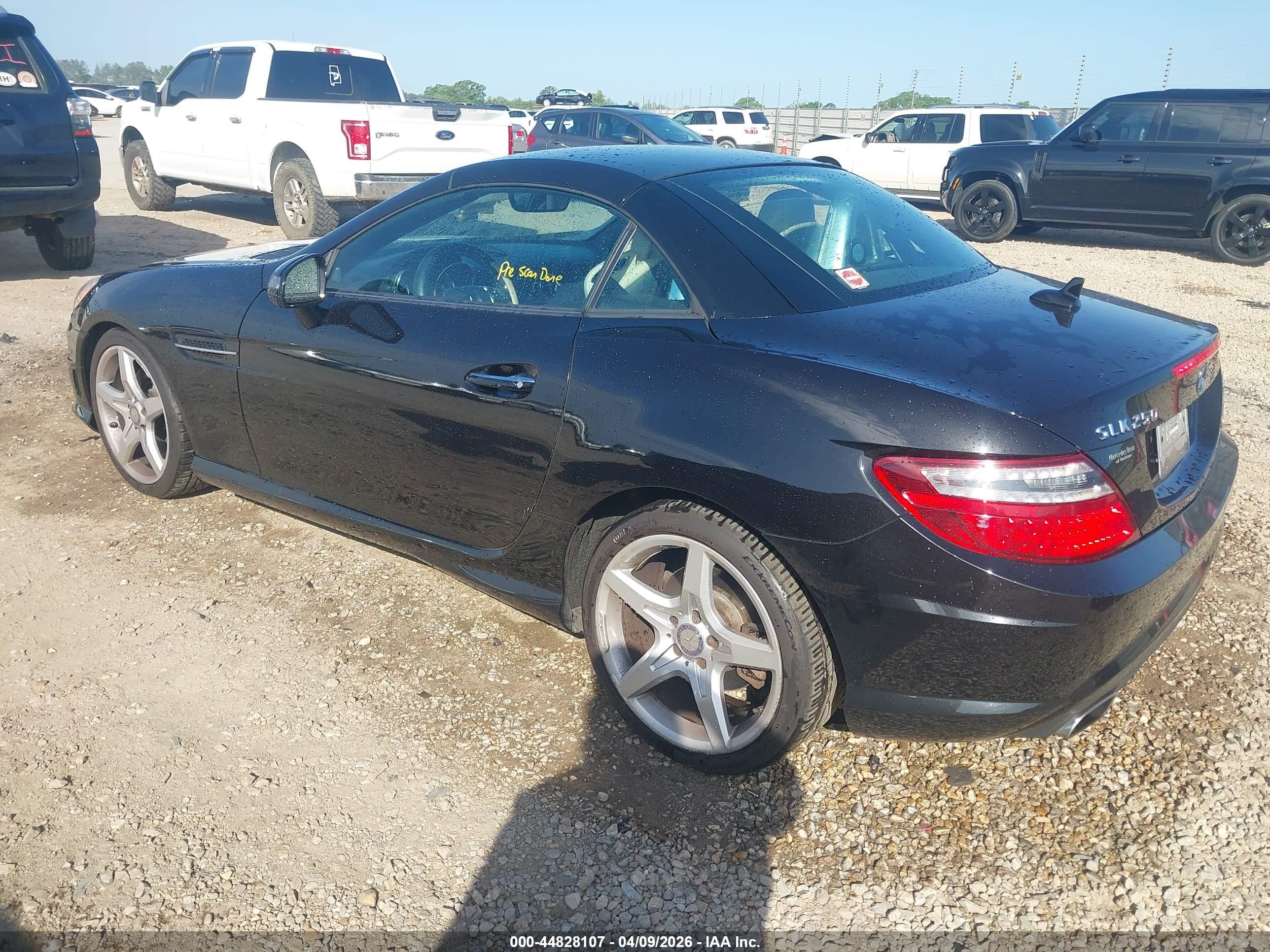 2013 Mercedes-benz Slk 250   Black vin: WDDPK4HA4DF058764
