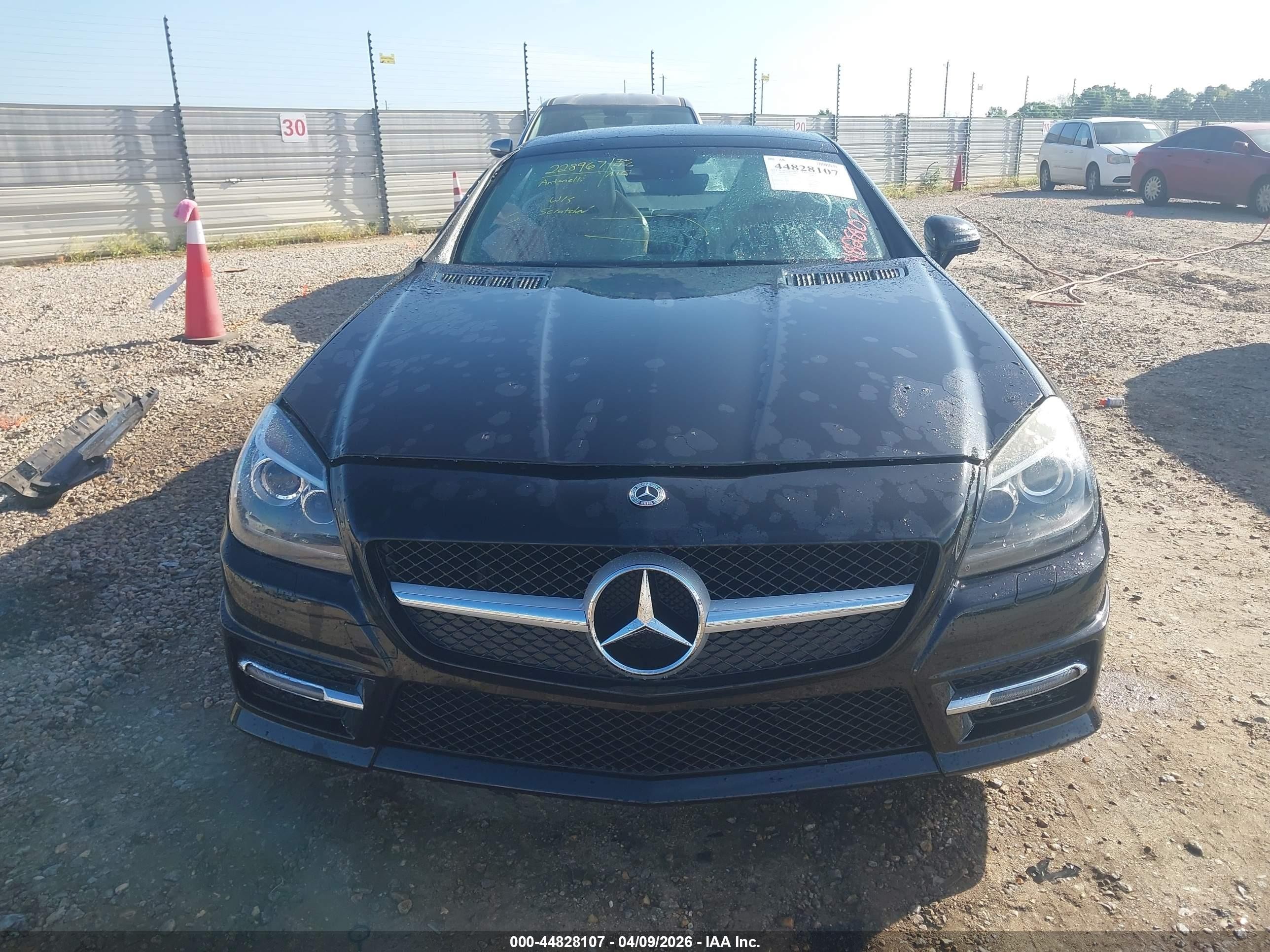 2013 Mercedes-benz Slk 250   Black vin: WDDPK4HA4DF058764