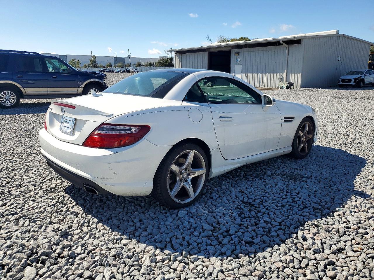 2014 Mercedes-benz Slk 250 White vin: WDDPK4HA4EF075744