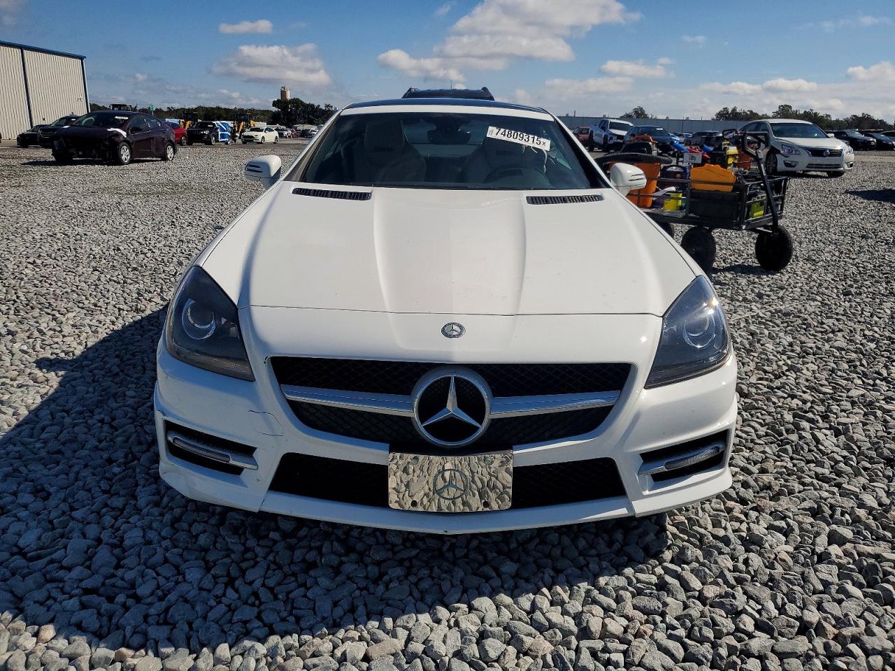 2014 Mercedes-benz Slk 250 White vin: WDDPK4HA4EF075744