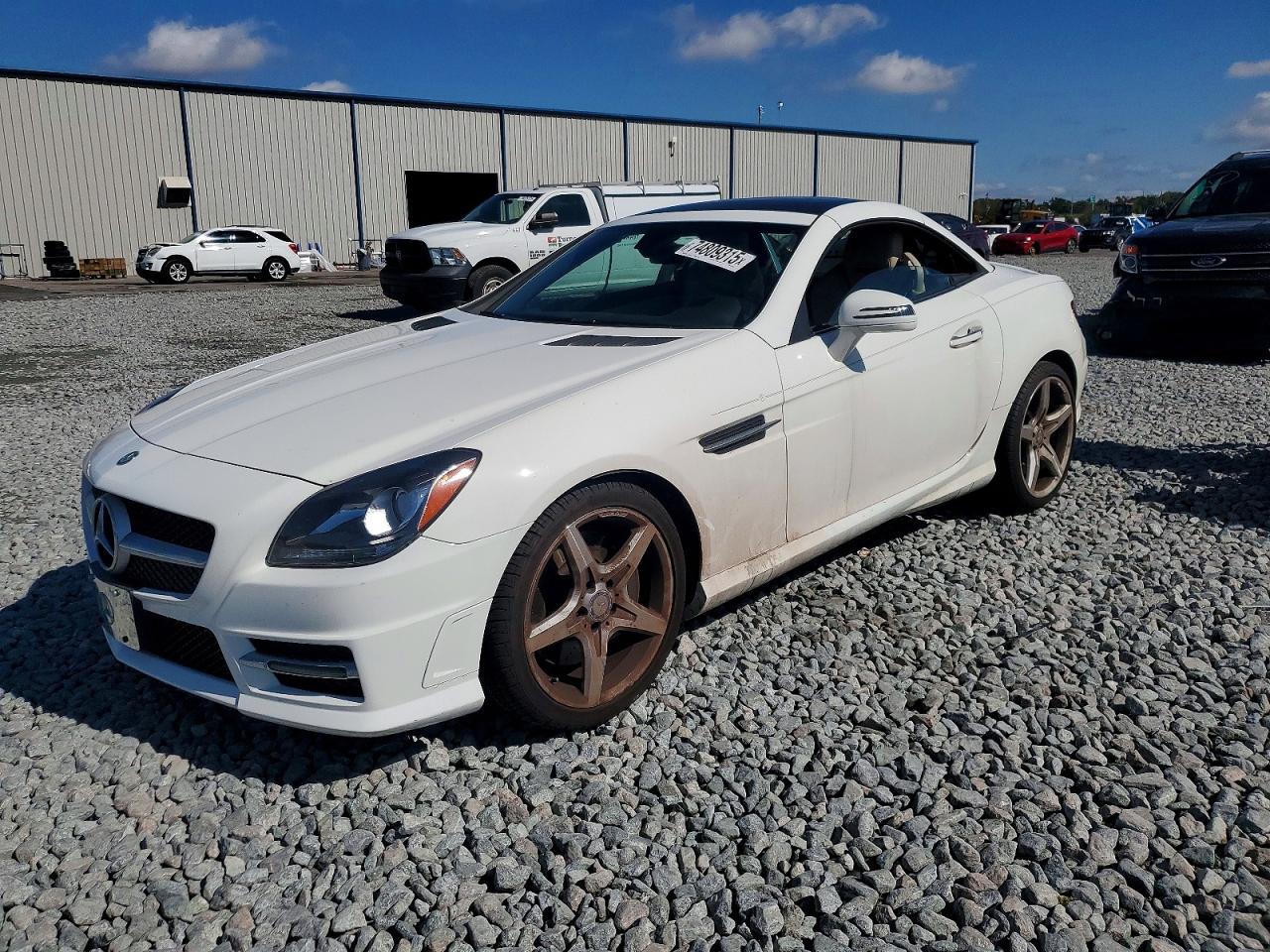 2014 Mercedes-benz Slk 250 White vin: WDDPK4HA4EF075744