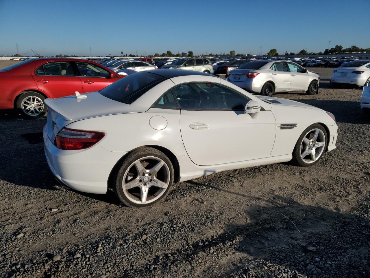 2014 Mercedes-benz Slk 250 White vin: WDDPK4HA4EF090809