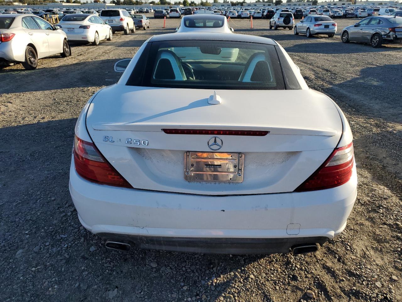 2014 Mercedes-benz Slk 250 White vin: WDDPK4HA4EF090809