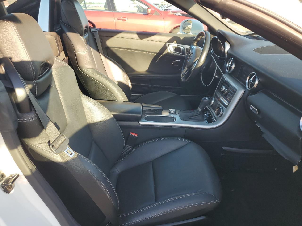 2014 Mercedes-benz Slk 250 White vin: WDDPK4HA4EF090809