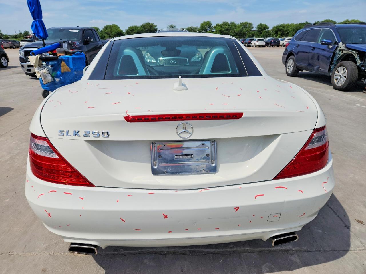 2012 Mercedes-benz Slk 250 White vin: WDDPK4HA5CF046444