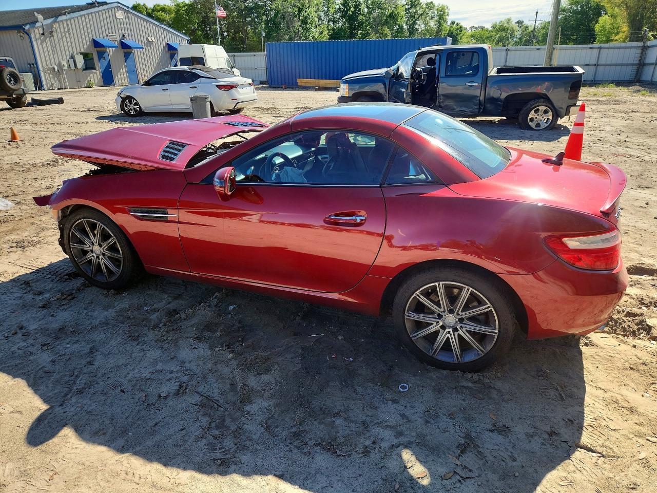 2014 Mercedes-benz Slk 250 Red vin: WDDPK4HA5EF084954