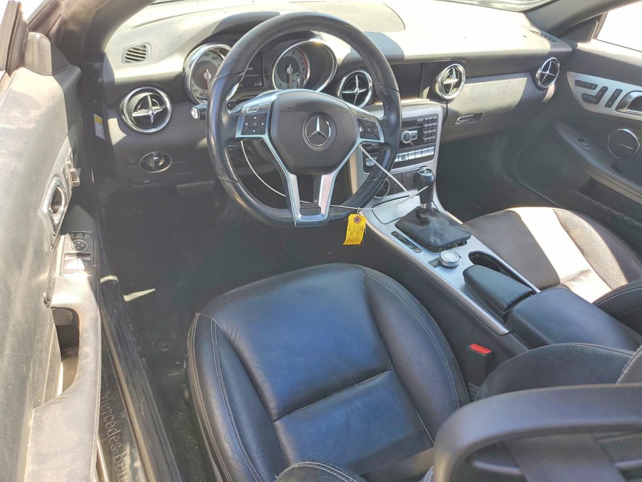 2013 Mercedes-benz Slk 250 White vin: WDDPK4HA6DF059978