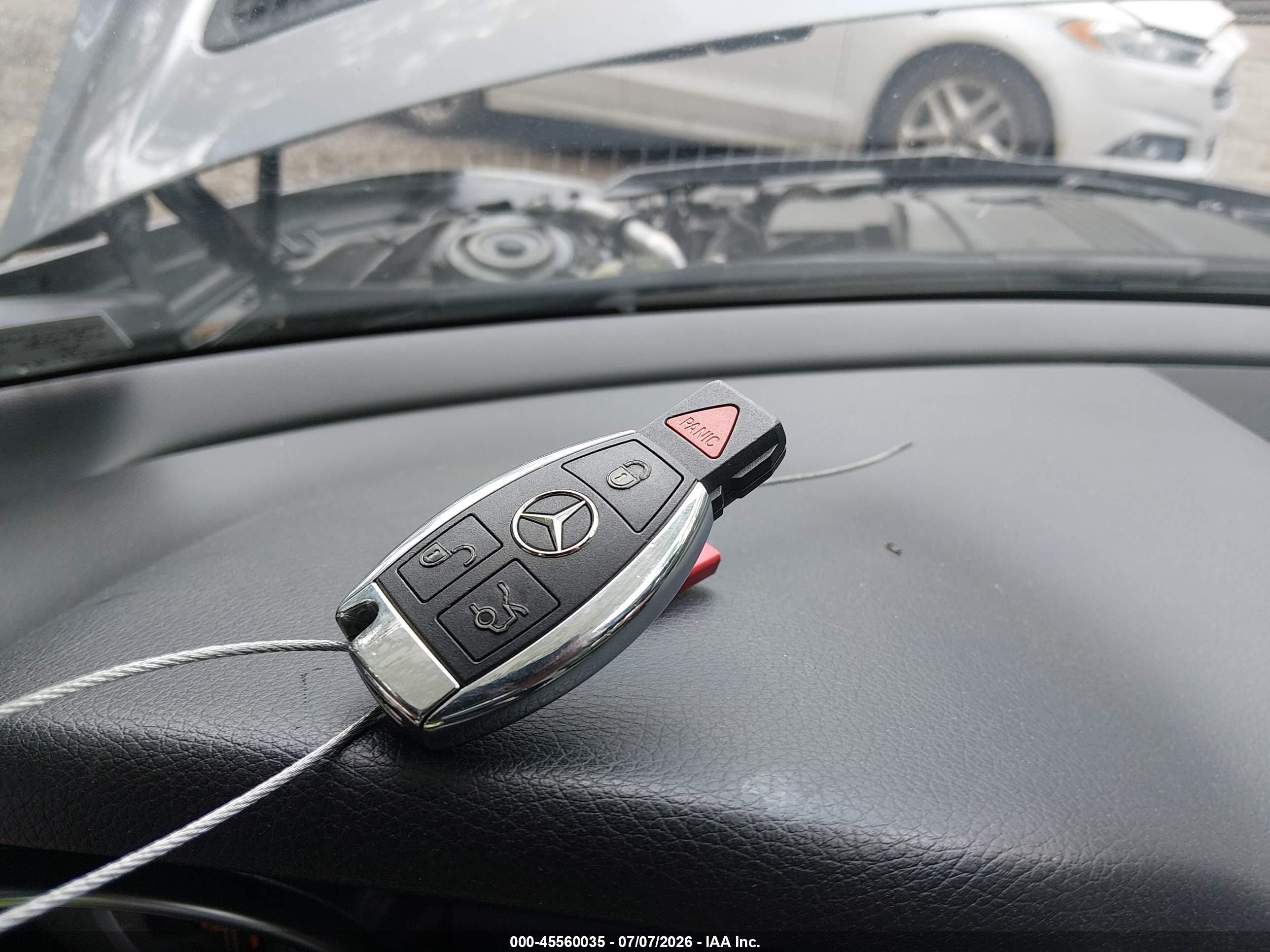 2014 Mercedes-benz Slk 250   Серебряный vin: WDDPK4HA6EF074689