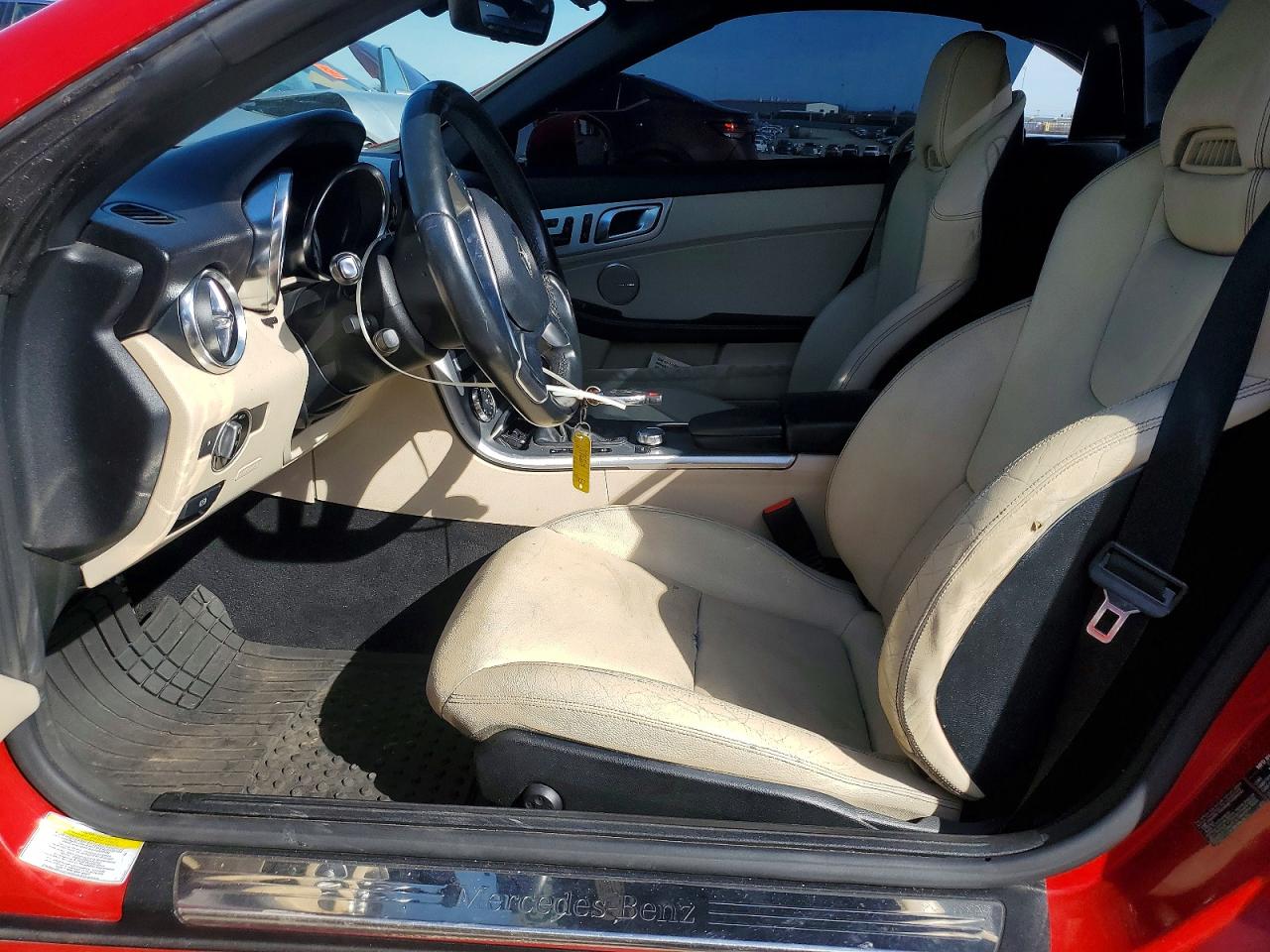2014 Mercedes Benz Slk 250 Red vin: WDDPK4HA6EF077155